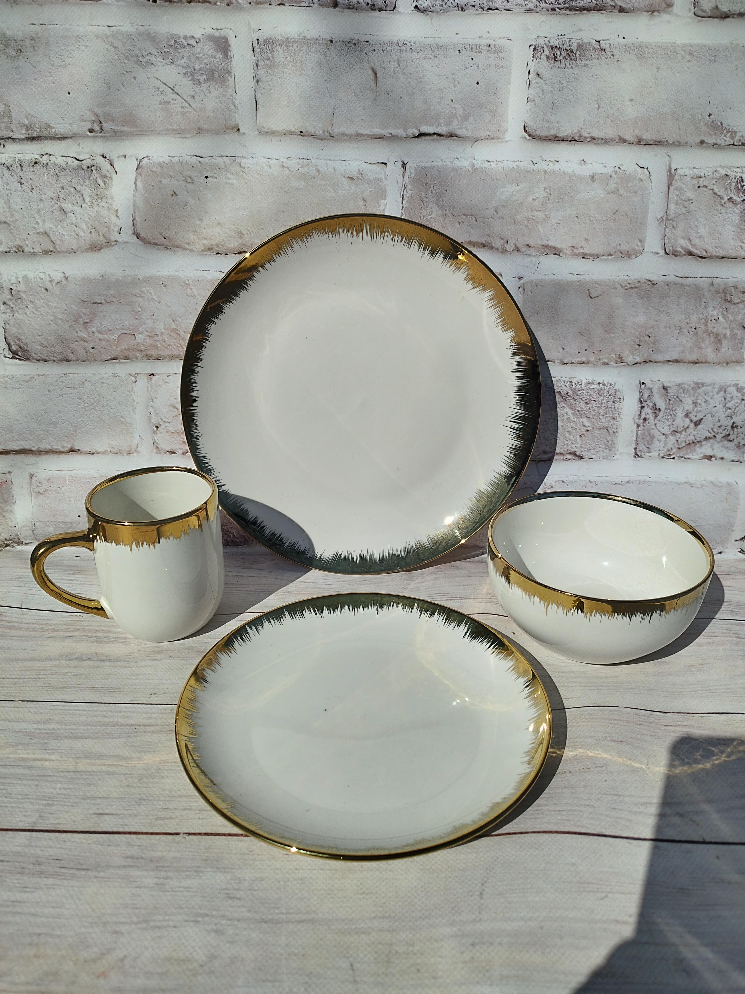 Столовый сервиз YiwuMD-16 Golden Line фарфор на 6 персон 24 предмета Белый с золотистым (MD-16)