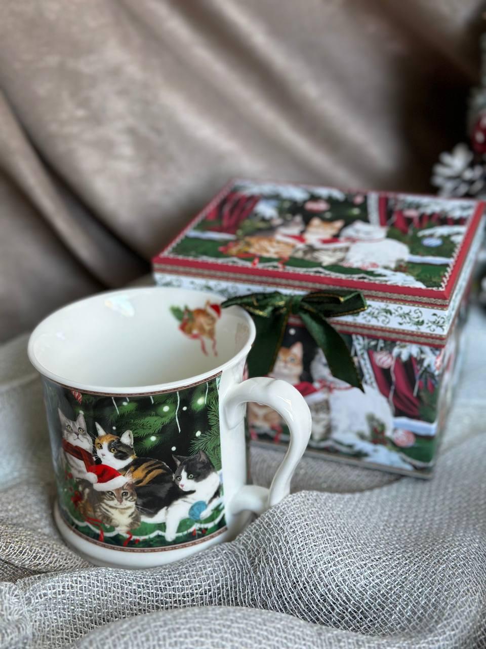 Чашка новогодняя Christmas cats фарфоровая в подарочной коробке 420 мл (R33357)