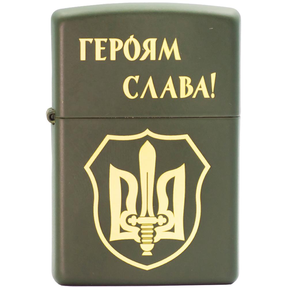 Запальничка ZIPPO Green Matte 221 TRM Тризуб-меч - фото 4