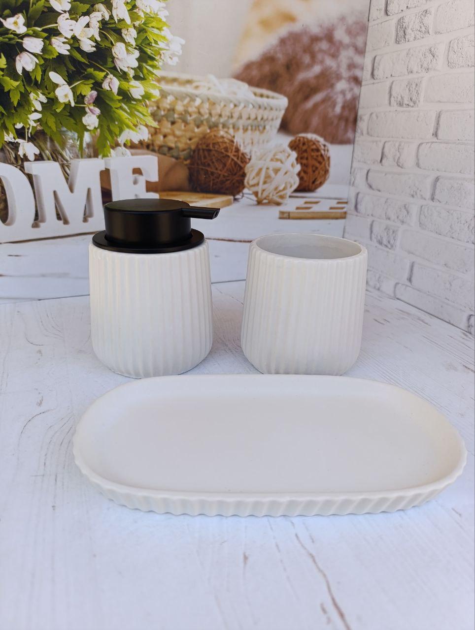 Набор аксессуаров для ванной комнаты A-Plus 232BS керамика 3 предмета Белый (232BS)