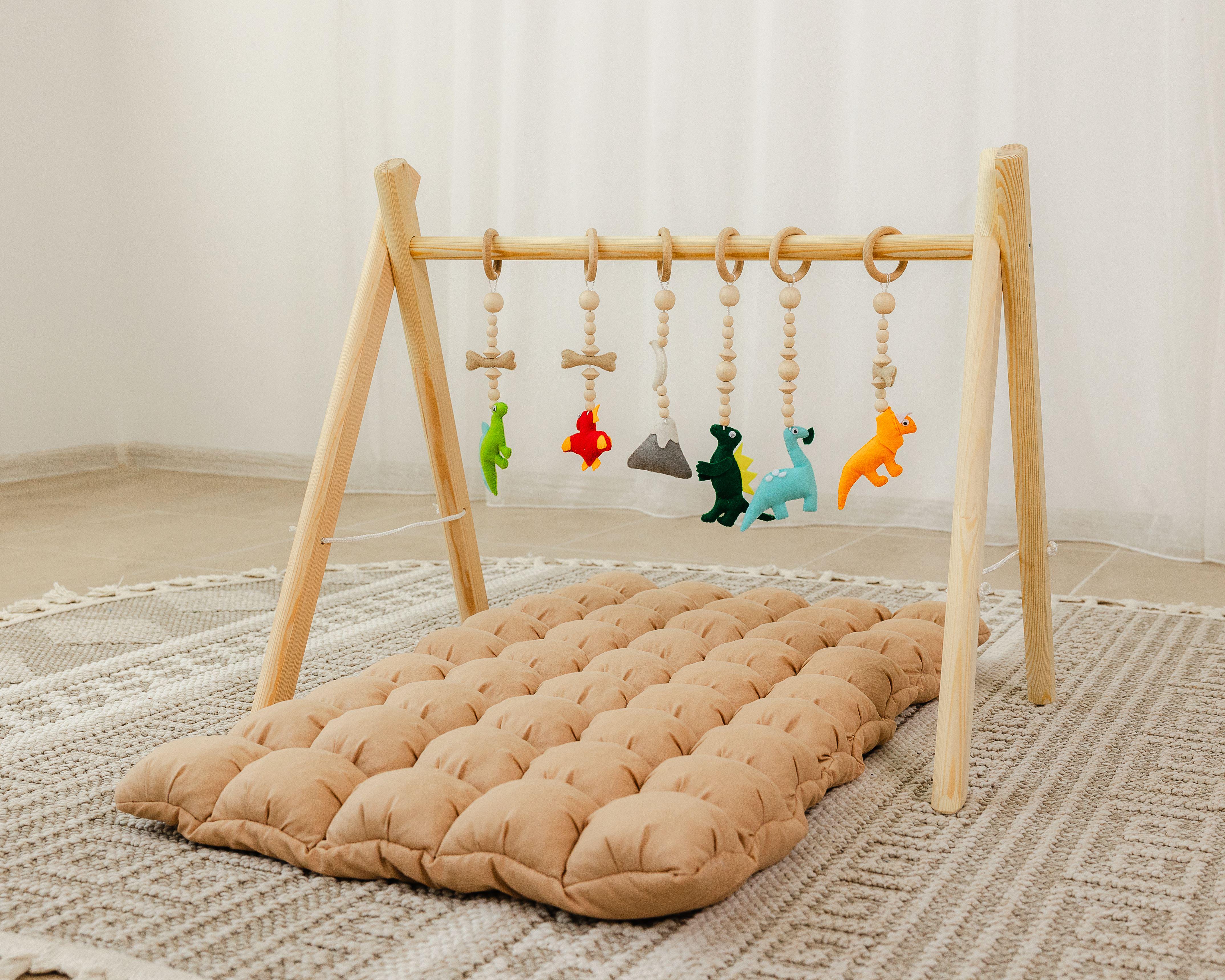 Мобиль напольный Динозаврики с матрасиком Капучино (0002273)