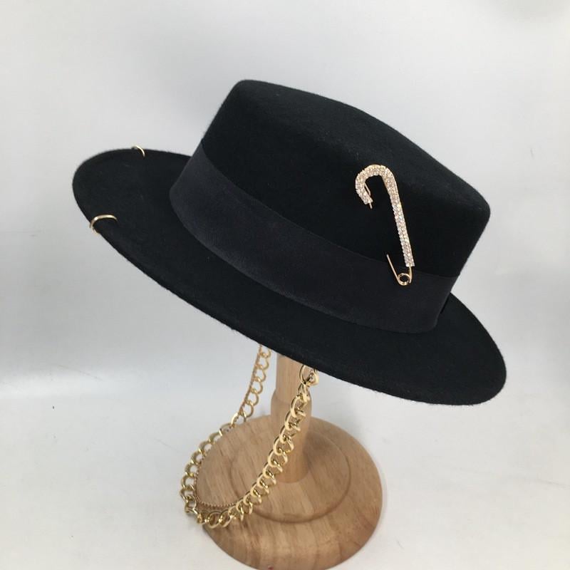 Шляпа канотье фетровая Rebel Chic Hat с пирсингом/булавкой/цепочками из шерсти Черный