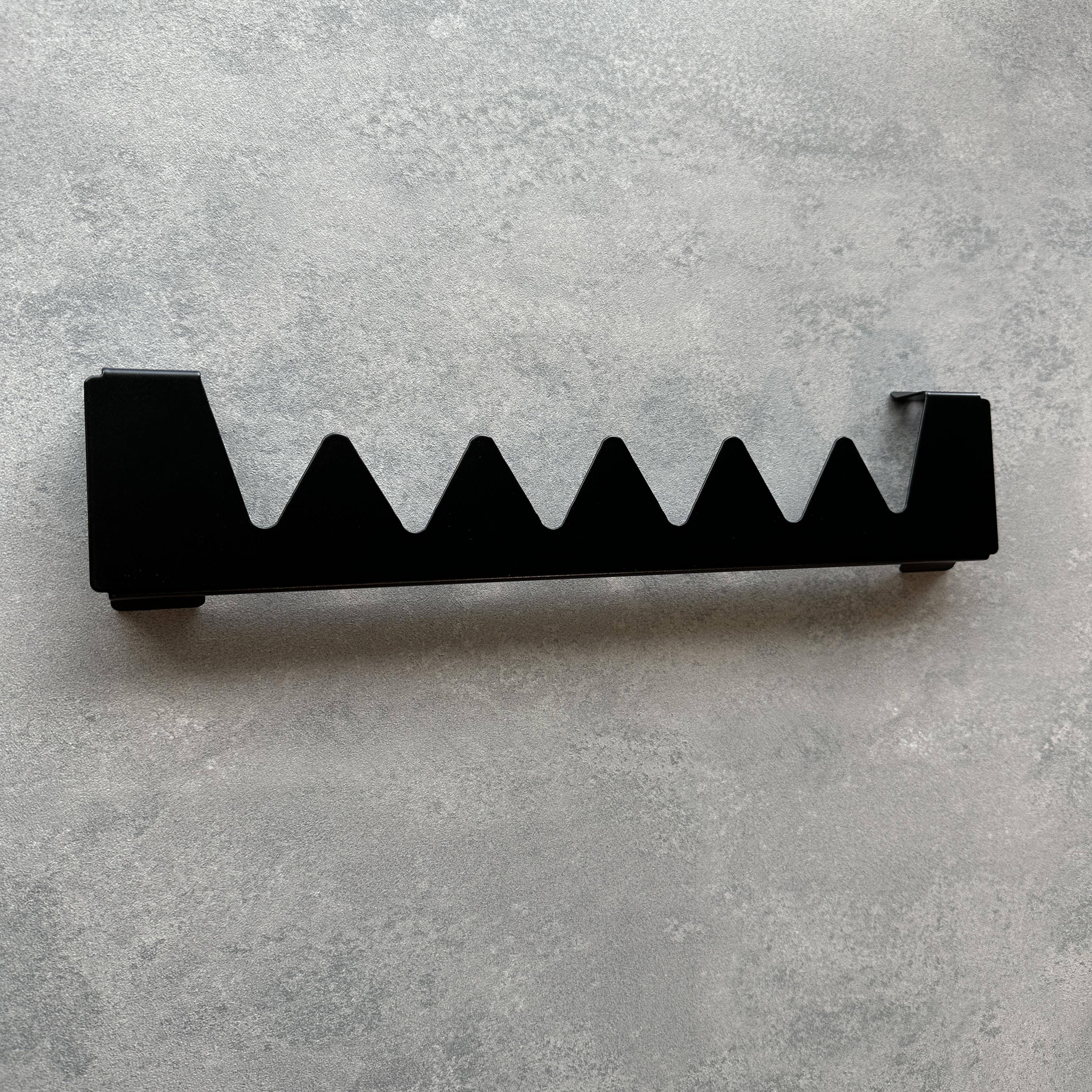 Вешалка Terma Shark 500 мм Mat Black - фото 3 Вешалка Terma Shark 500 мм Mat Black - фото 3