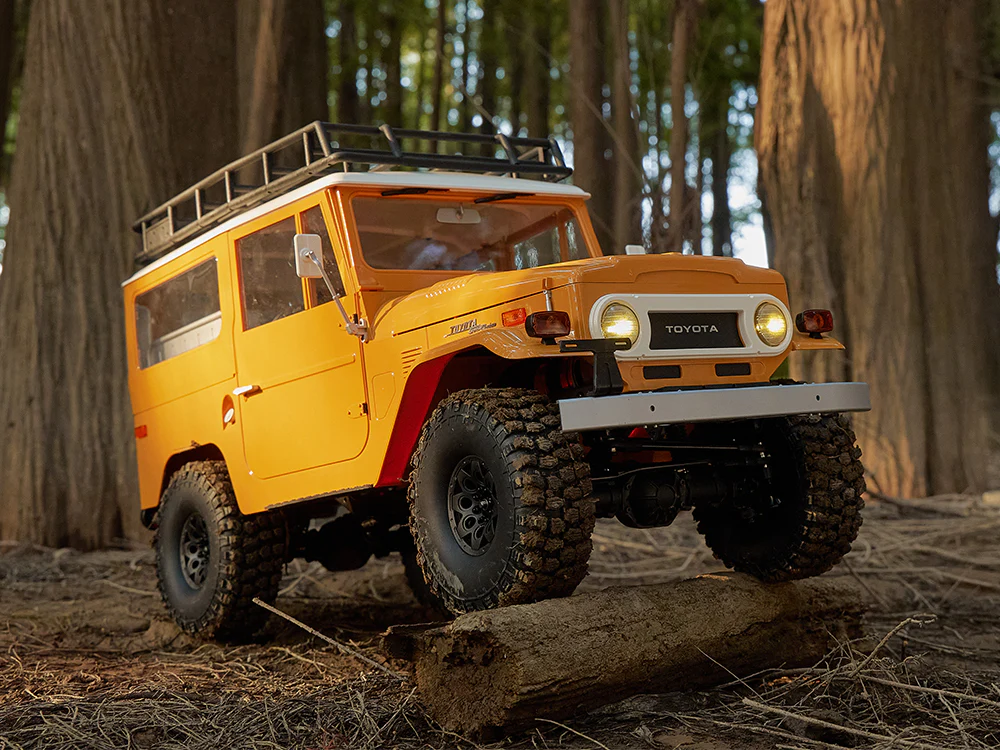 Машинка на радиоуправлении FMS 1:10 Toyota Land Cruiser FJ40 RS Yellow - фото 5 Машинка на радиоуправлении FMS 1:10 Toyota Land Cruiser FJ40 RS Yellow - фото 5