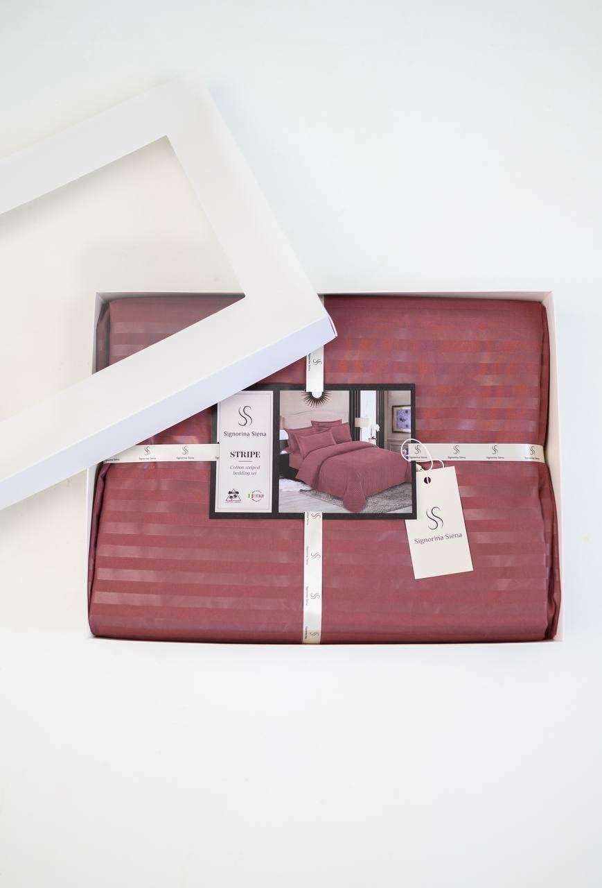 Комплект постільної білизни Signorina Siena зі страйп-сатину полуторний 50х70 см/70х70 см Вишня (0022P) - фото 1 Комплект постільної білизни Signorina Siena зі страйп-сатину полуторний 50х70 см/70х70 см Вишня (0022P) - фото 1