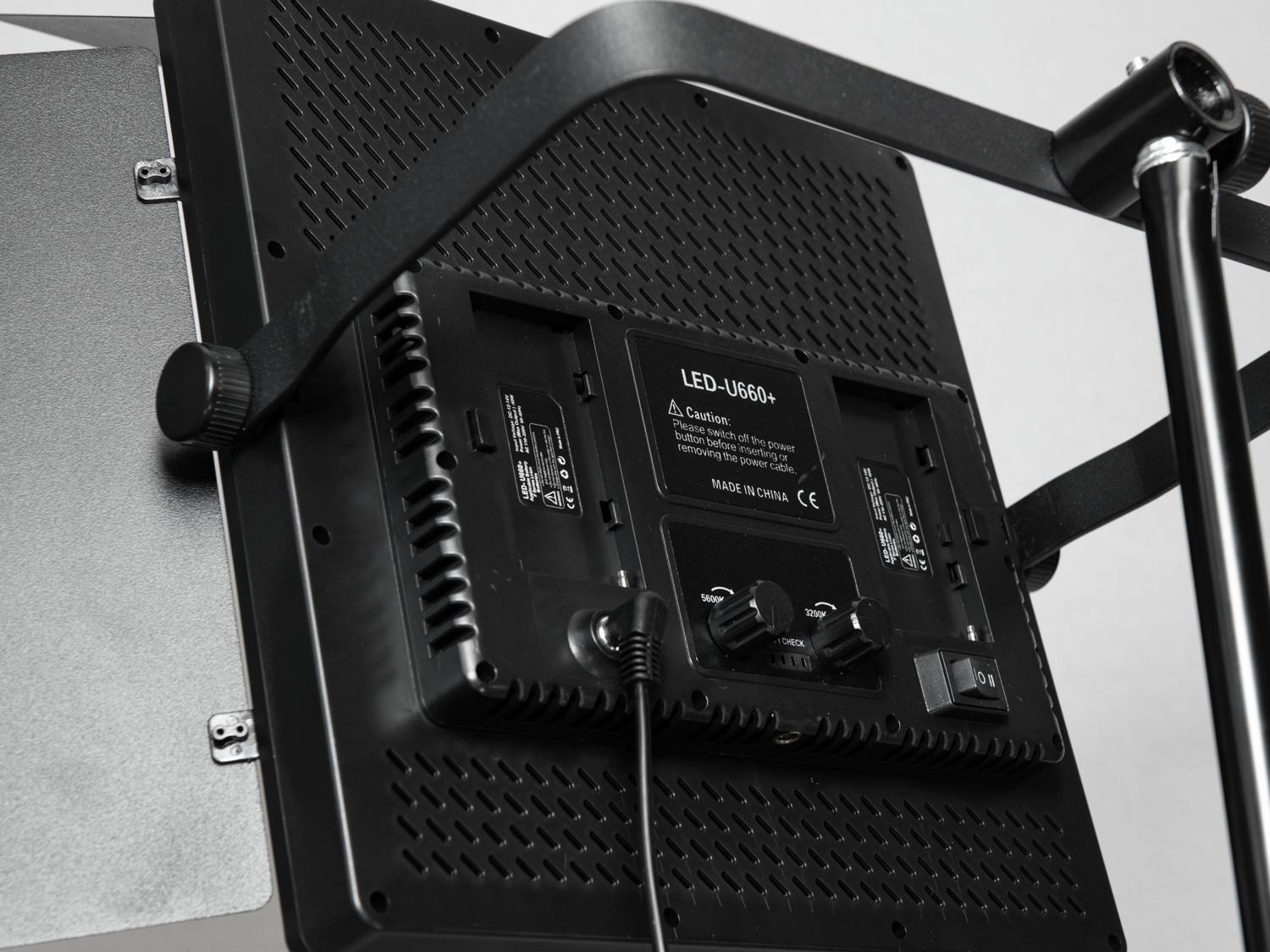 Студийный прожектор с пультом направленного света 45 Вт (SL-LED-660PRO) - фото 4 Студийный прожектор с пультом направленного света 45 Вт (SL-LED-660PRO) - фото 4