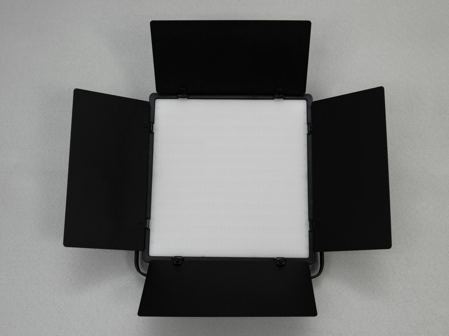 Студийный прожектор с пультом направленного света 45 Вт (SL-LED-660PRO) - фото 2 Студийный прожектор с пультом направленного света 45 Вт (SL-LED-660PRO) - фото 2