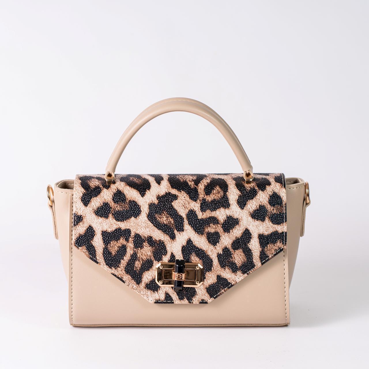 Сумка женская с клапаном леопард XENIA № 38-24 из эко-кожи Бежевый - фото 1