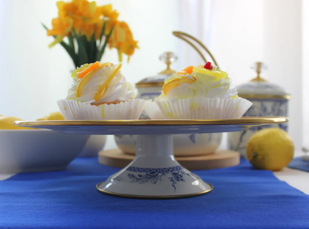 Тортовница эмалированная BUTTERFLY Elmani с крышкой на ножке 30 см - фото 5