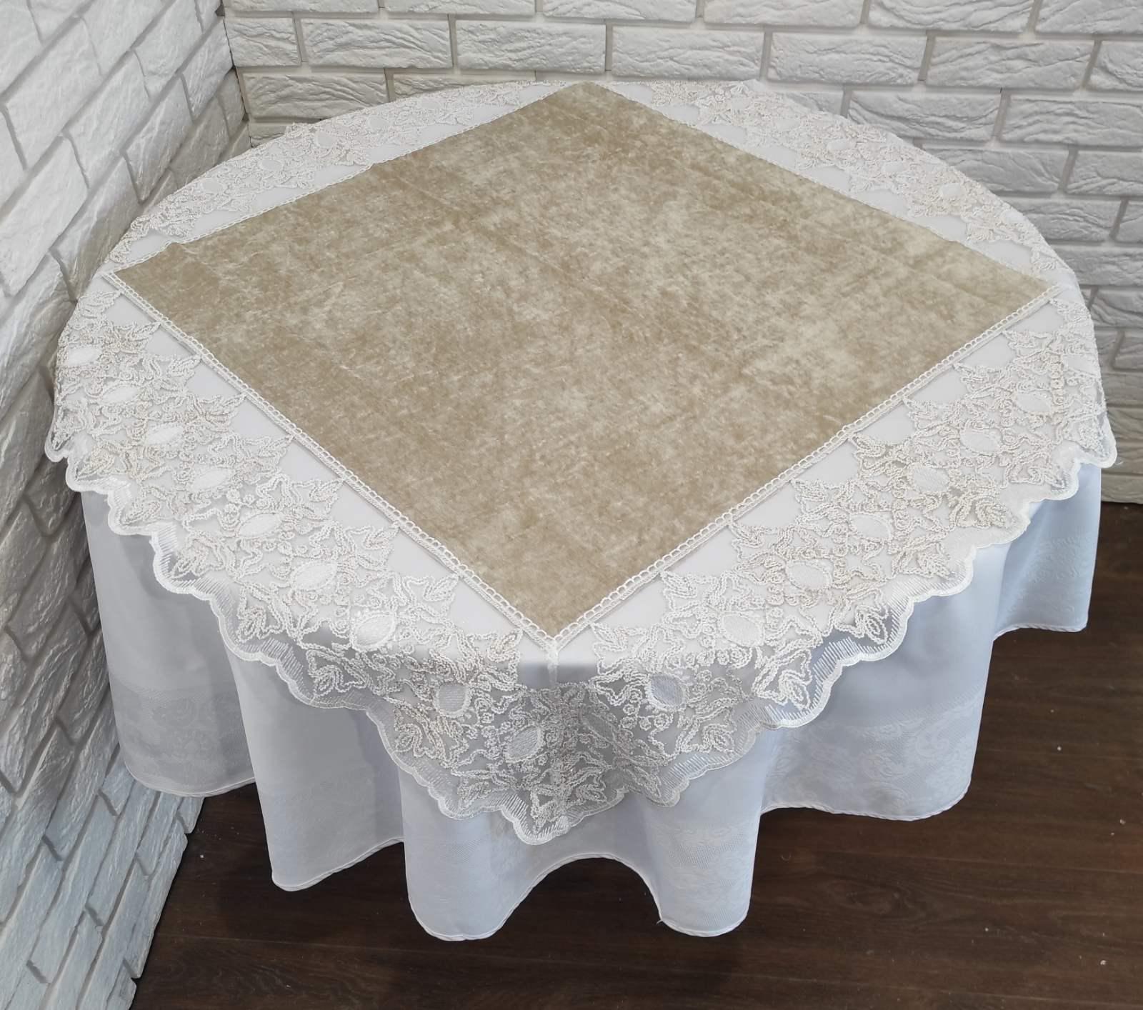 Скатерть квадратная велюровая Acme с кружевом 100x100 Charment Cappicino (CN7617)