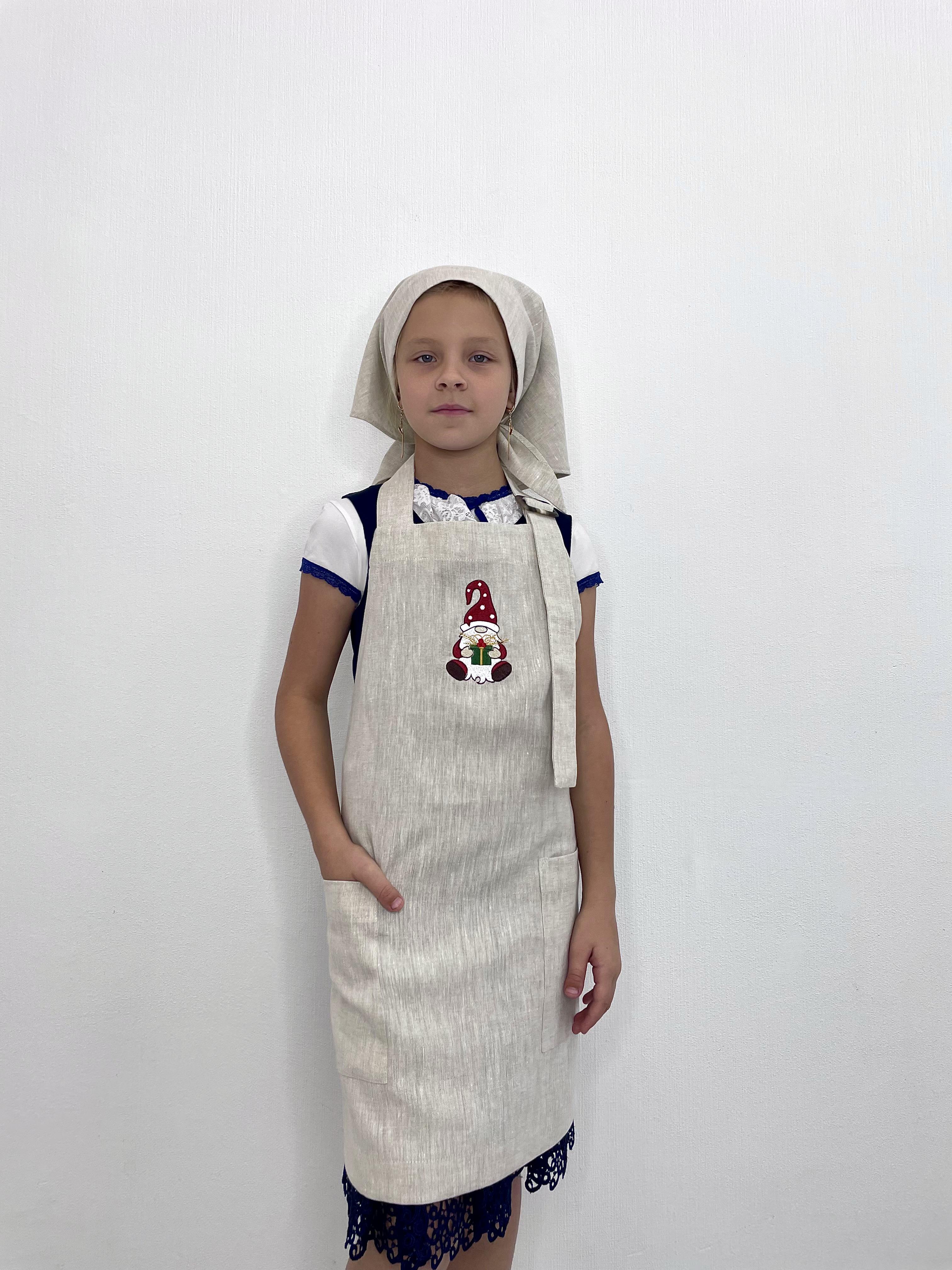 Фартук льняной детский с вышивкой Гном (30083213) - фото 2 Фартук льняной детский с вышивкой Гном (30083213) - фото 2