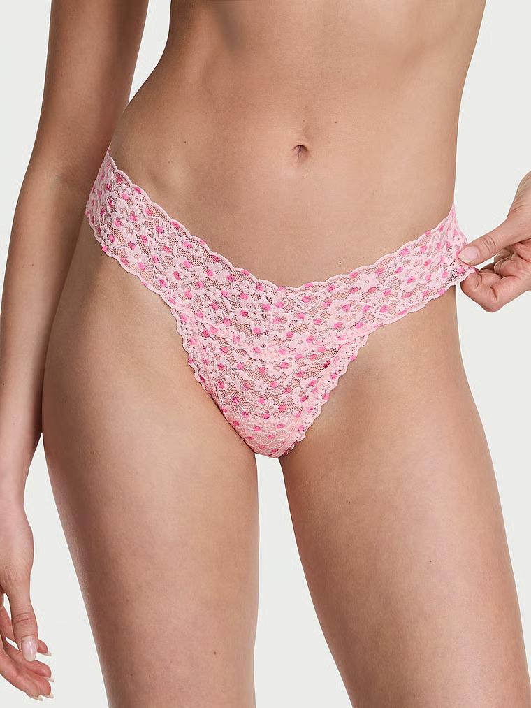 Трусики стринги Victoria's Secret The Lacie Lace Thong Panty Pink M Розовый (27065882) Трусики стринги Victoria's Secret The Lacie Lace Thong Panty Pink M Розовый (27065882)