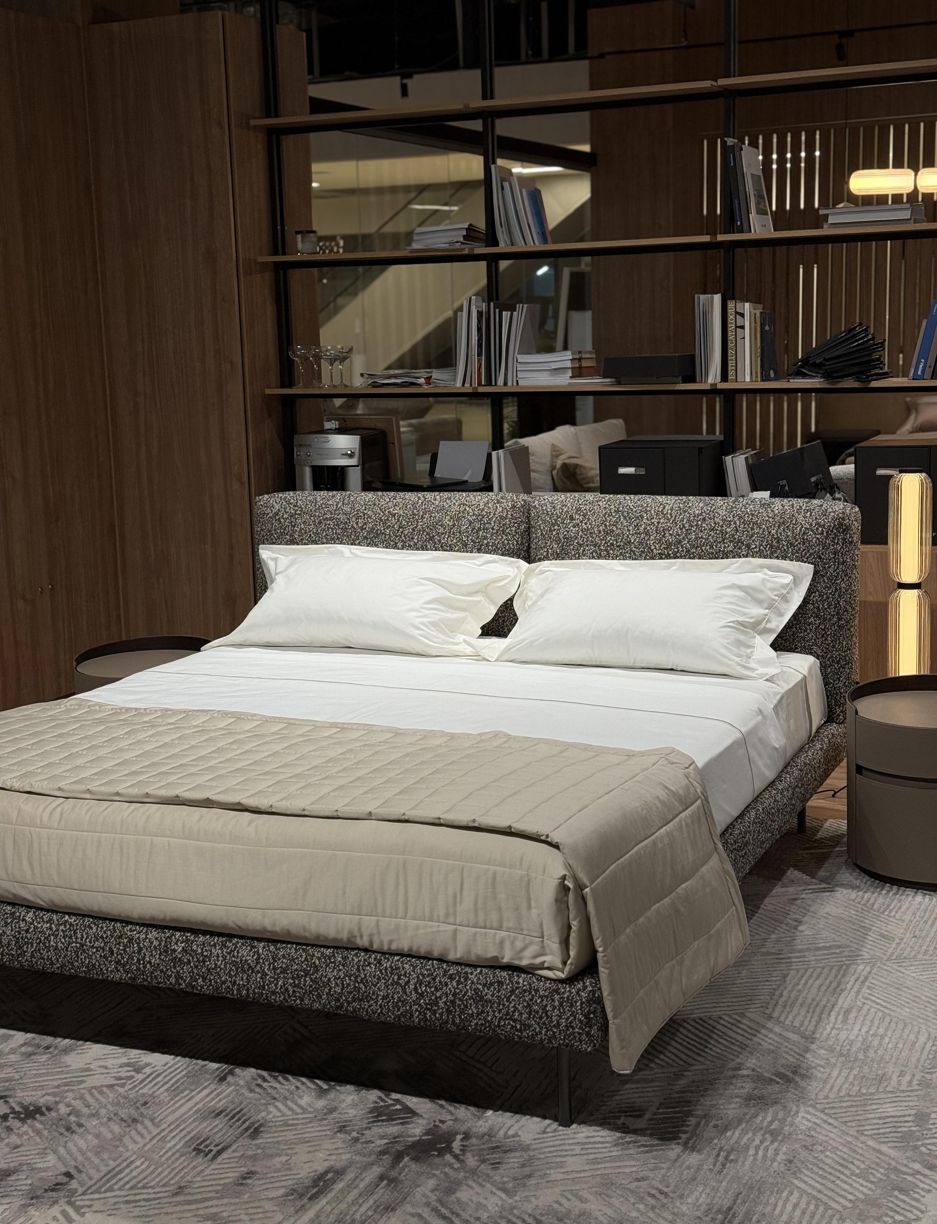 Кровать LEONARD на ножках под матрас 180x200 см (LEOL180T)