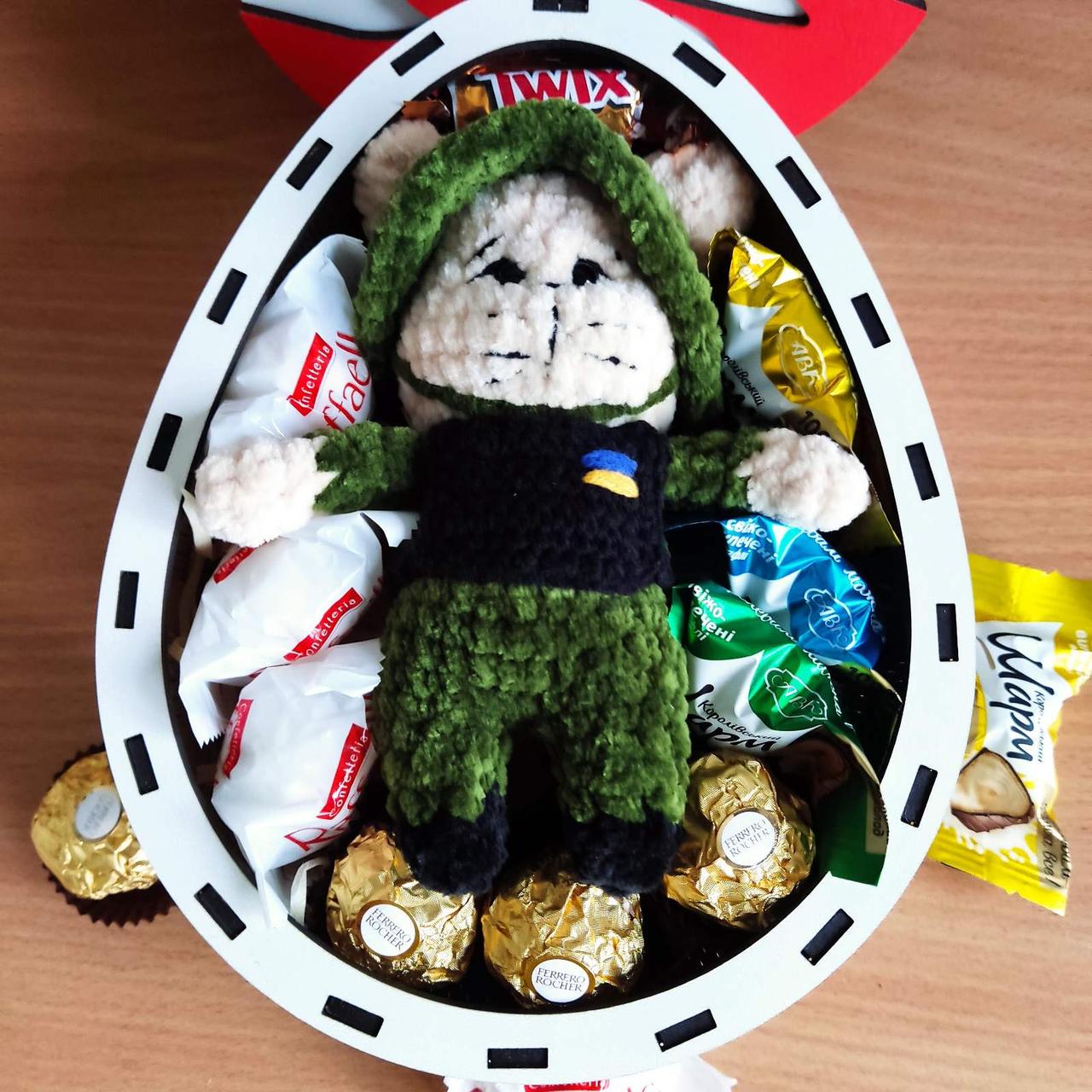 Подарочный бокс киндер с игрушкой и сладостями для девушки/ребенка на день рождения/на праздник (ar98)