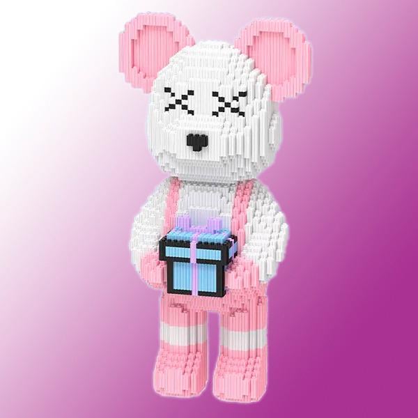 Конструктор Magic Blocks Bearbrick Мишка с подарком 3089 деталь 43 см Розовый - фото 3