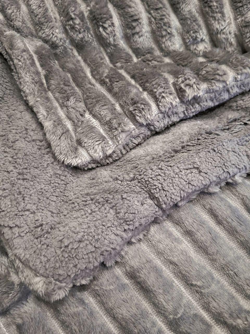 Плед на овчине Шарпей Королевская полоска 200x230 см Темно-серый (1737) - фото 3 Плед на овчине Шарпей Королевская полоска 200x230 см Темно-серый (1737) - фото 3