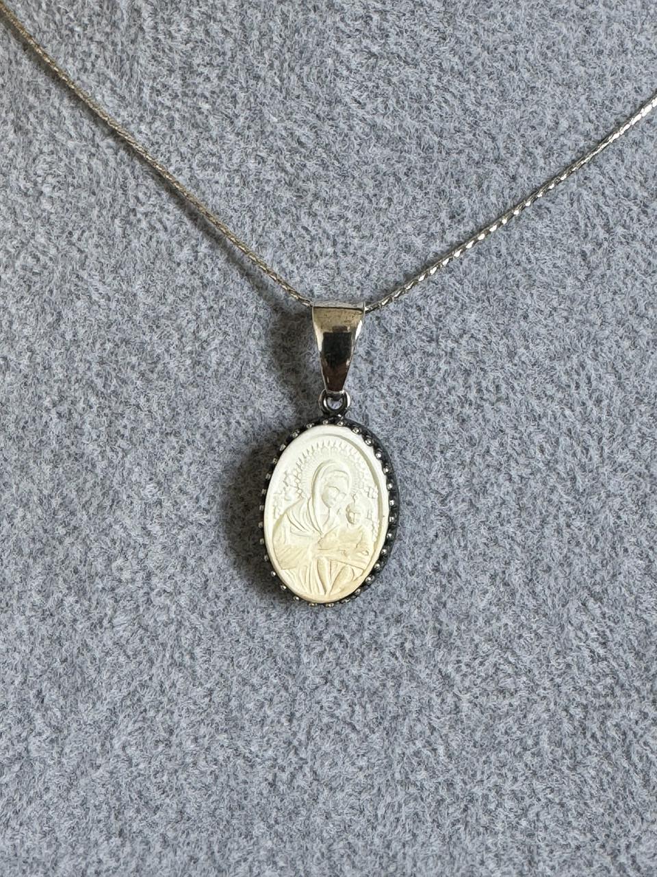 Кулон из янтаря 13-18 мм (к-135)