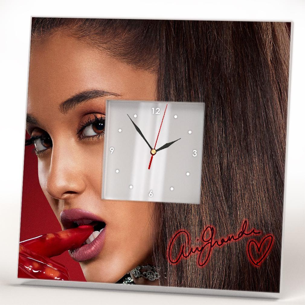 Часы настенные Певица Ариана Гранде 260x260 мм (C04368)