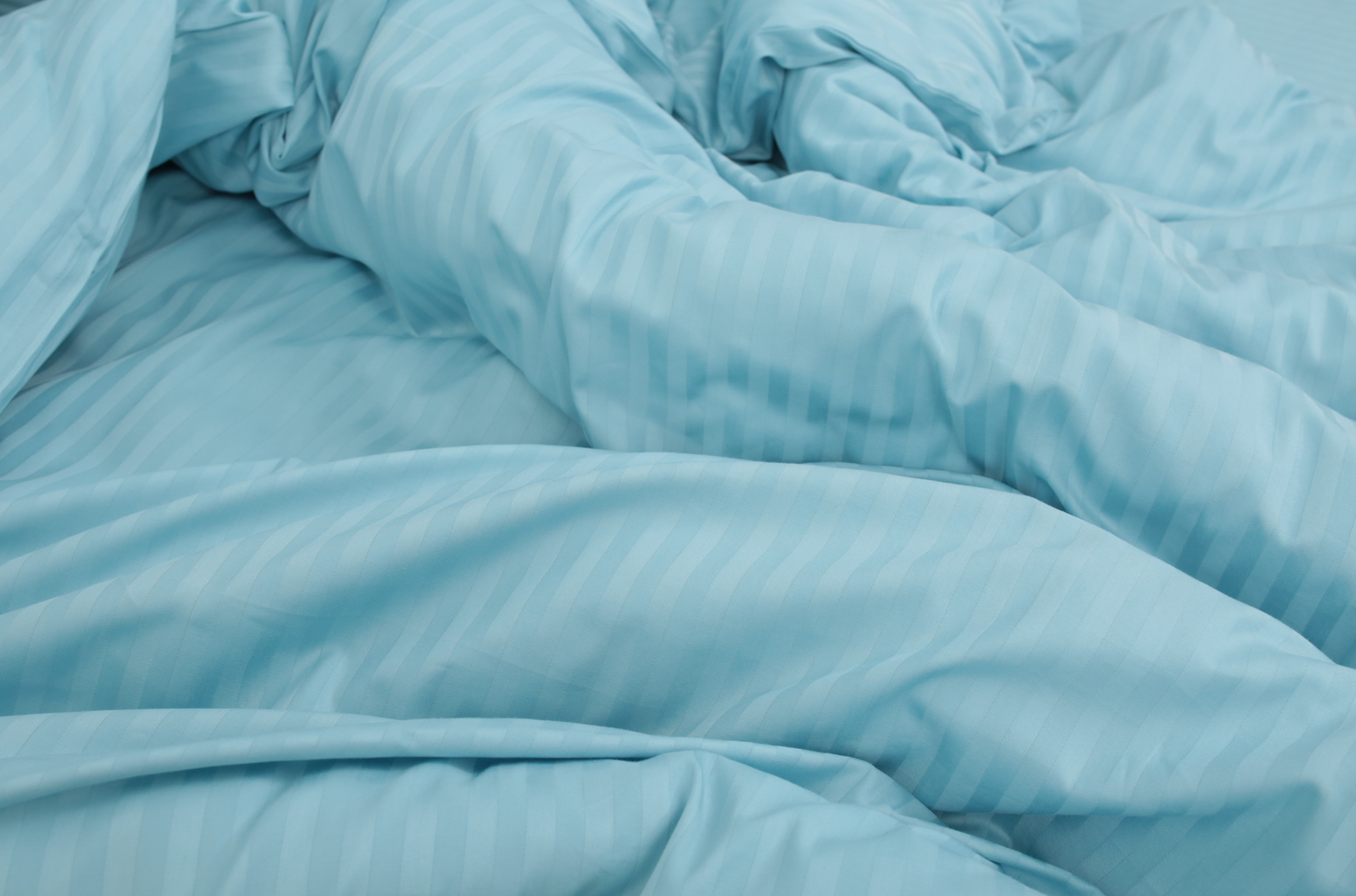 Комплект постельного белья семейный Amore lightblue4311 страйп-сатин Лазурный (KPB-As-STLux-lightblue4311 70x70_) - фото 3 Комплект постельного белья семейный Amore lightblue4311 страйп-сатин Лазурный (KPB-As-STLux-lightblue4311 70x70_) - фото 3