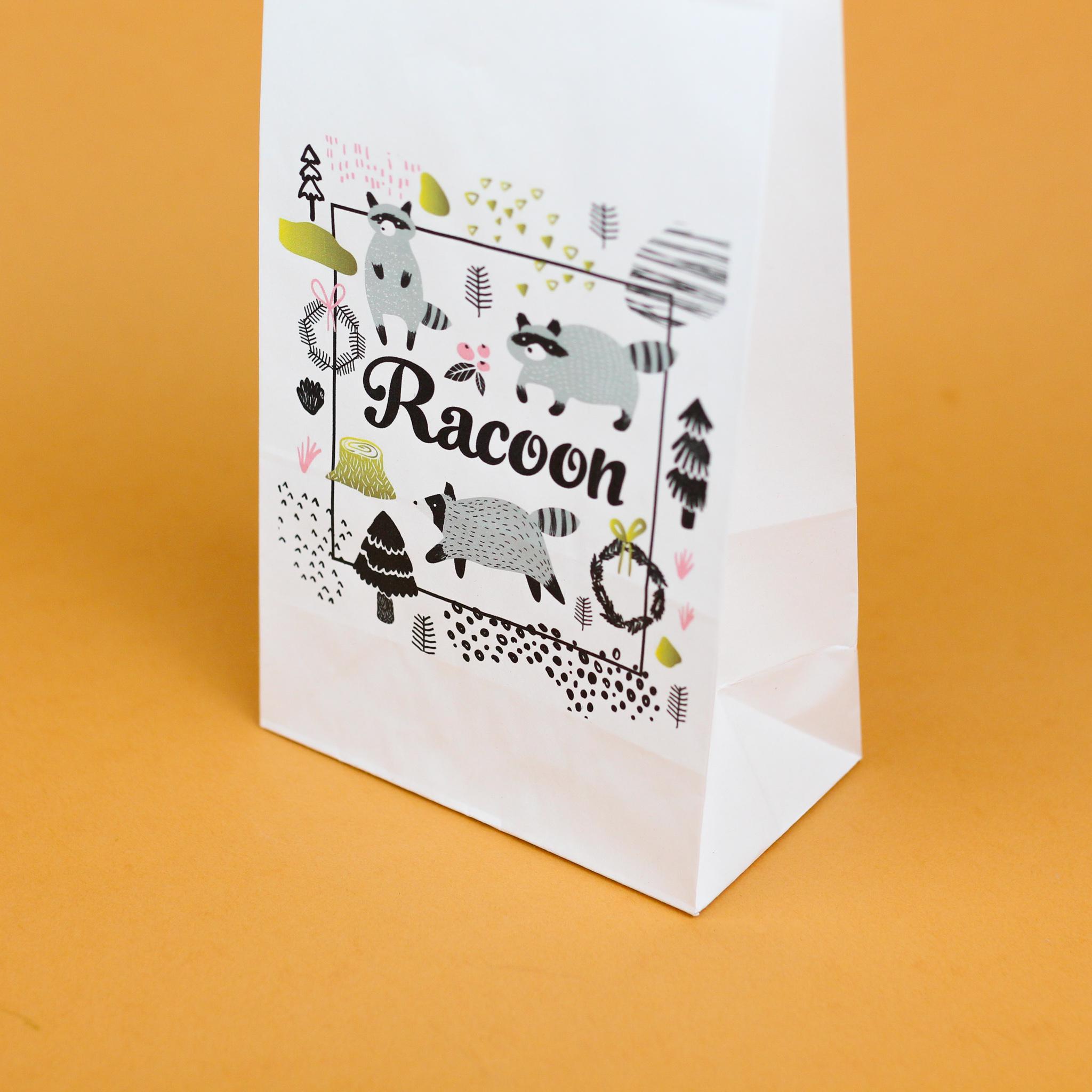 Пакет подарунковий Веселі єноти 150х90х240 мм 20 шт. - фото 3 Пакет подарунковий Веселі єноти 150х90х240 мм 20 шт. - фото 3