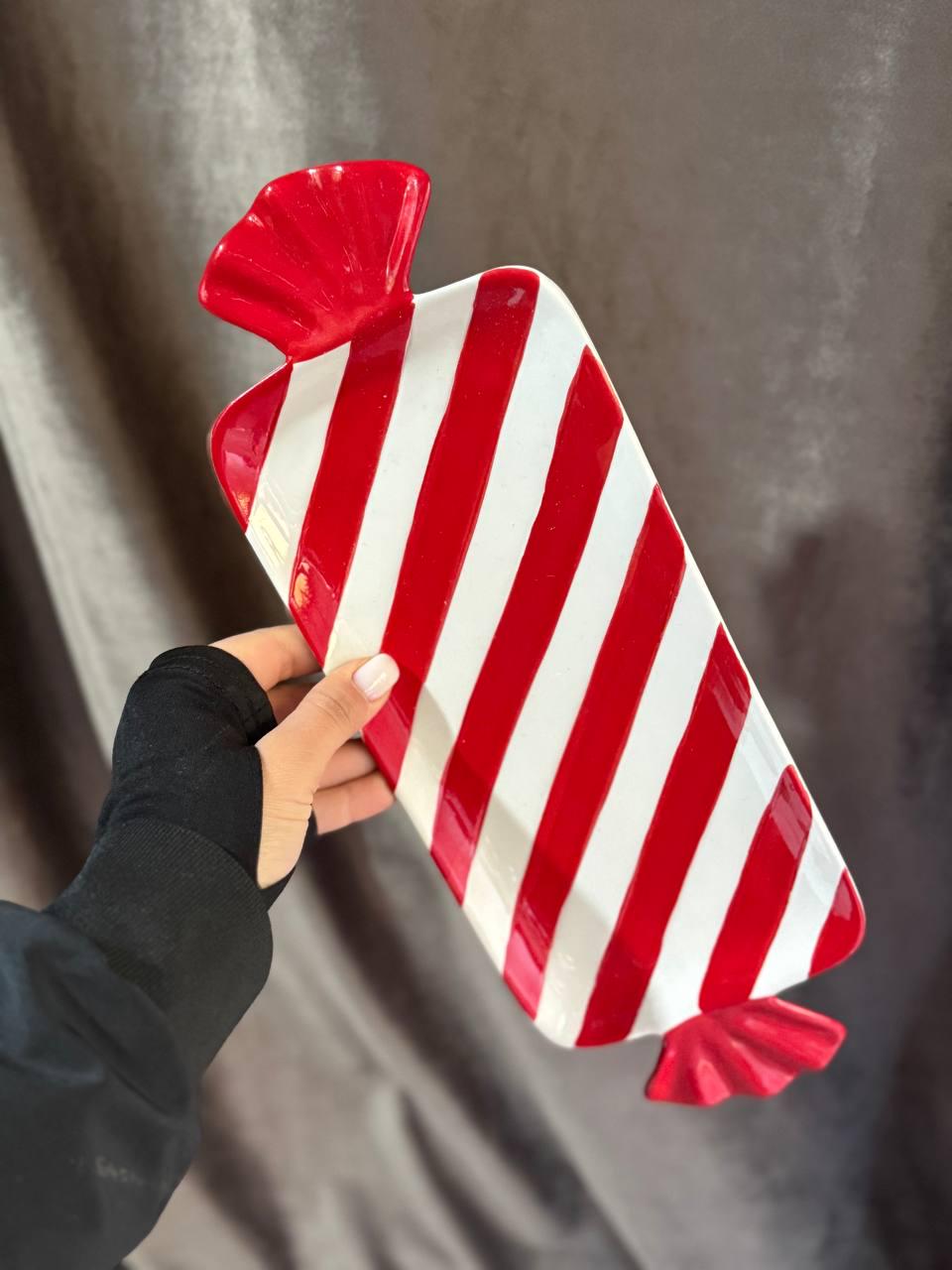 Блюдо для десертов новогоднее YIWU Merry CR-1-30 фарфоровое 26х12,5 см (CR-1-30) - фото 5 Блюдо для десертов новогоднее YIWU Merry CR-1-30 фарфоровое 26х12,5 см (CR-1-30) - фото 5