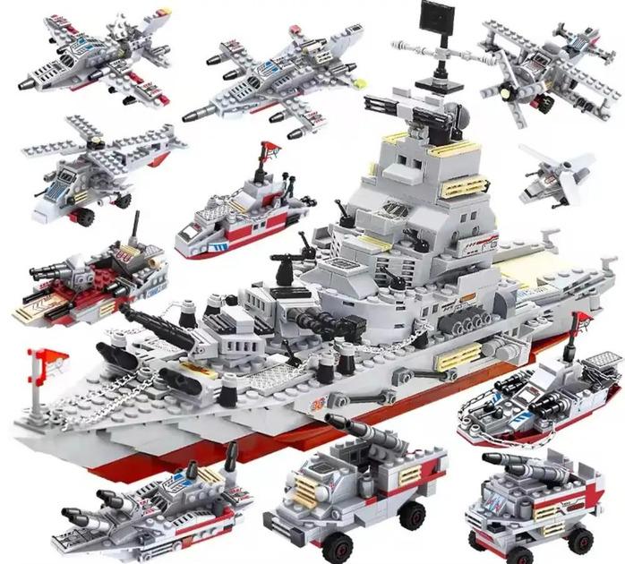 Конструктор Военный корабль с флотом и персонажами 25 моделей 1086 дет.