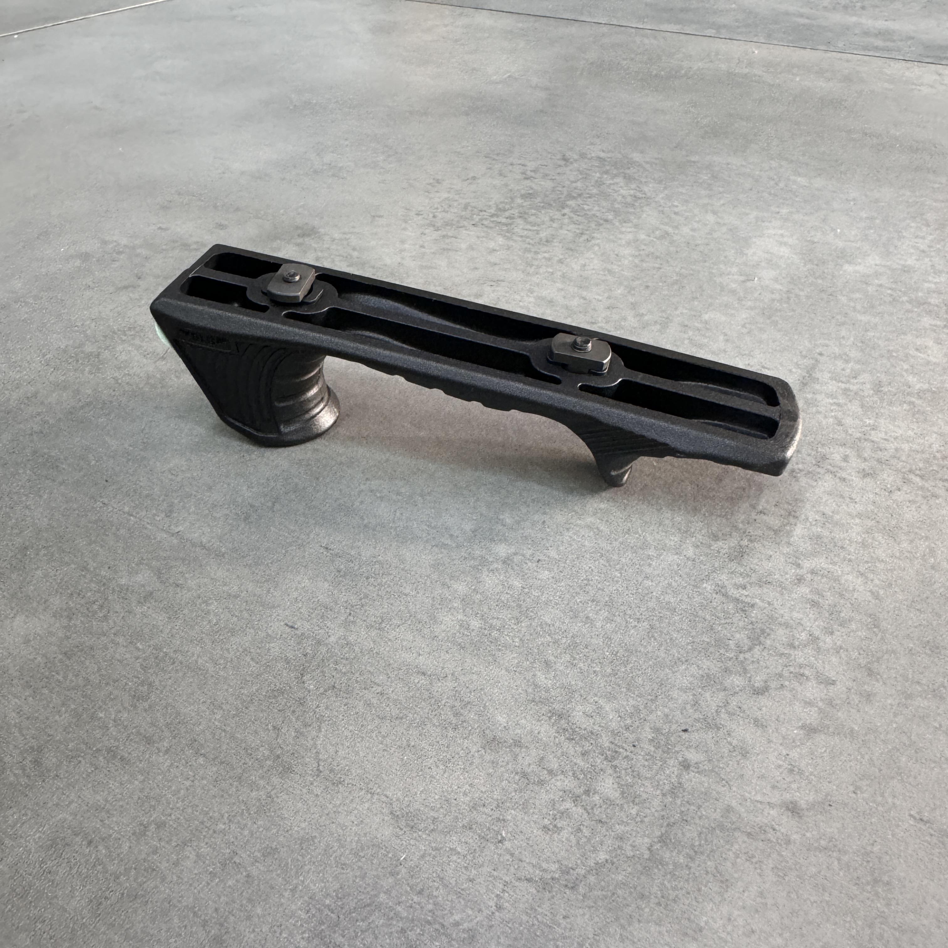 Рукоятка переноски огня DLG TACTICAL DLG-169 горизонтальная на M-LOK с гнездом для QD-антабки Черный (246055) - фото 8 Рукоятка переноски огня DLG TACTICAL DLG-169 горизонтальная на M-LOK с гнездом для QD-антабки Черный (246055) - фото 8