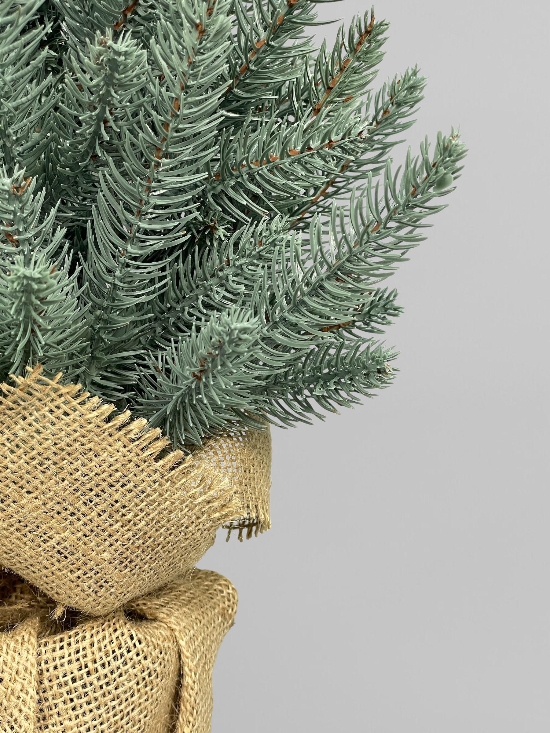 Искусственная елка литая Classic в горшке с мешковиной 50 см Голубой (Н01009) - фото 6 Искусственная елка литая Classic в горшке с мешковиной 50 см Голубой (Н01009) - фото 6