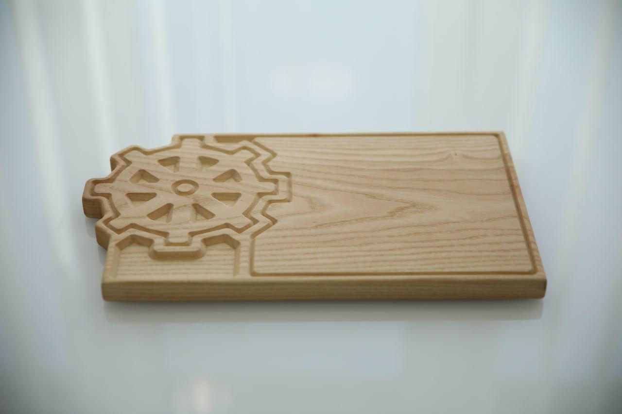 Деревянная дощечка Штурвал Ясень 35х20х2 см (WDK-42.1) - фото 2 Деревянная дощечка Штурвал Ясень 35х20х2 см (WDK-42.1) - фото 2