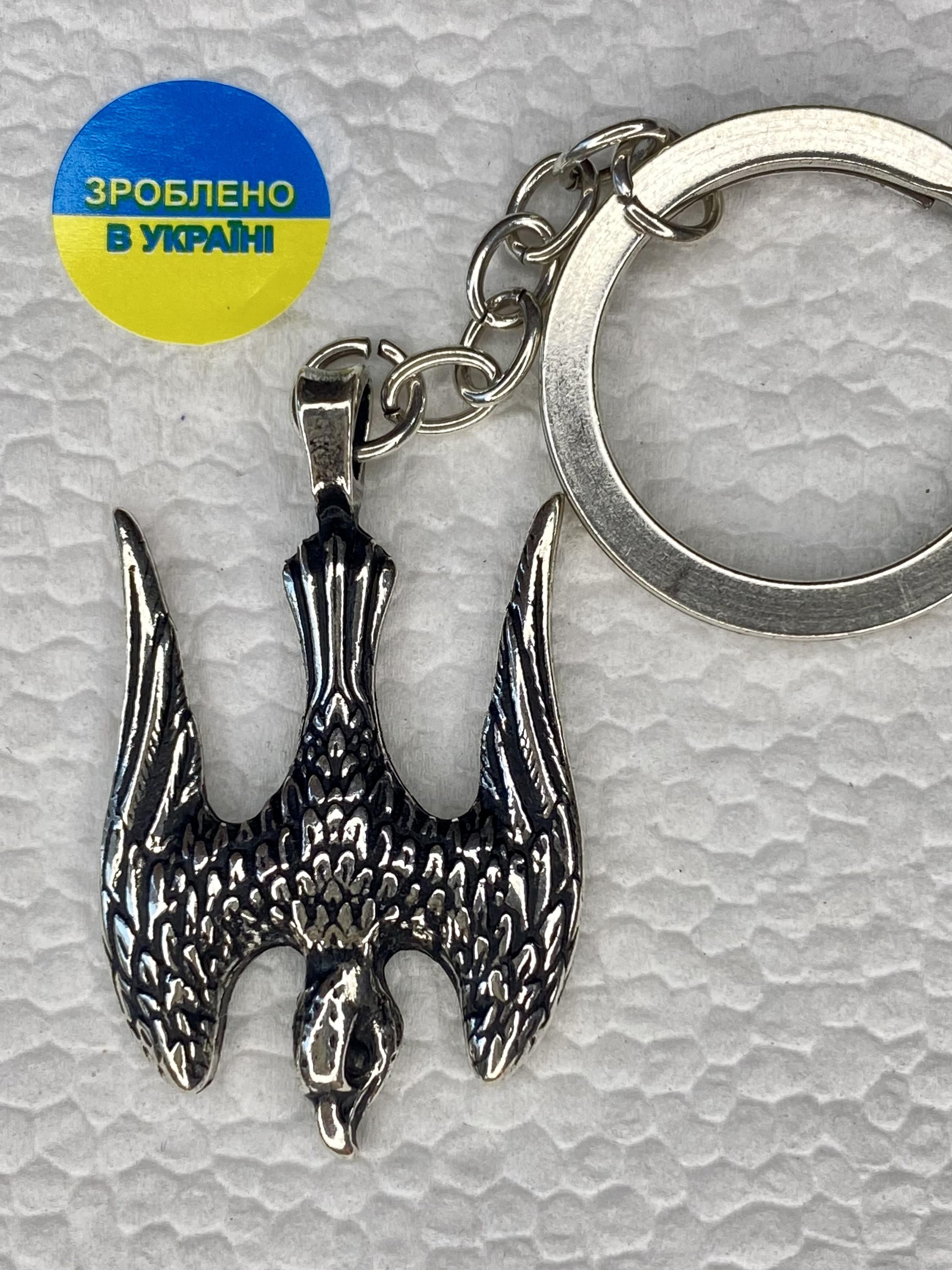 Брелок для ключей металлический Сокол с гальваническим покрытием серебра