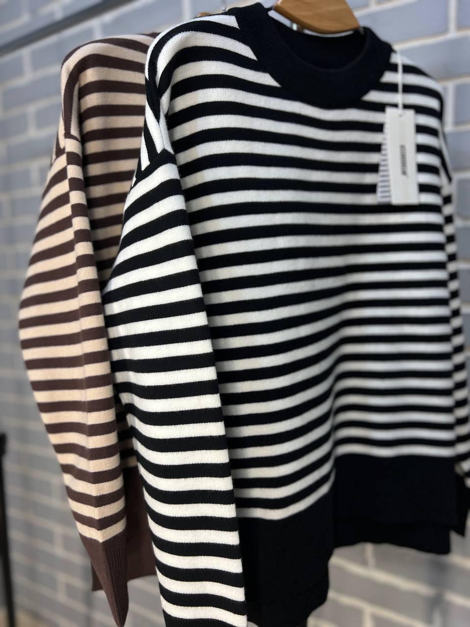 Свитер женский ACCORDDREAM 9880 полоса оверсайз разрезы по бокам р. 44-48 Черный (3022) - фото 9 Свитер женский ACCORDDREAM 9880 полоса оверсайз разрезы по бокам р. 44-48 Черный (3022) - фото 9