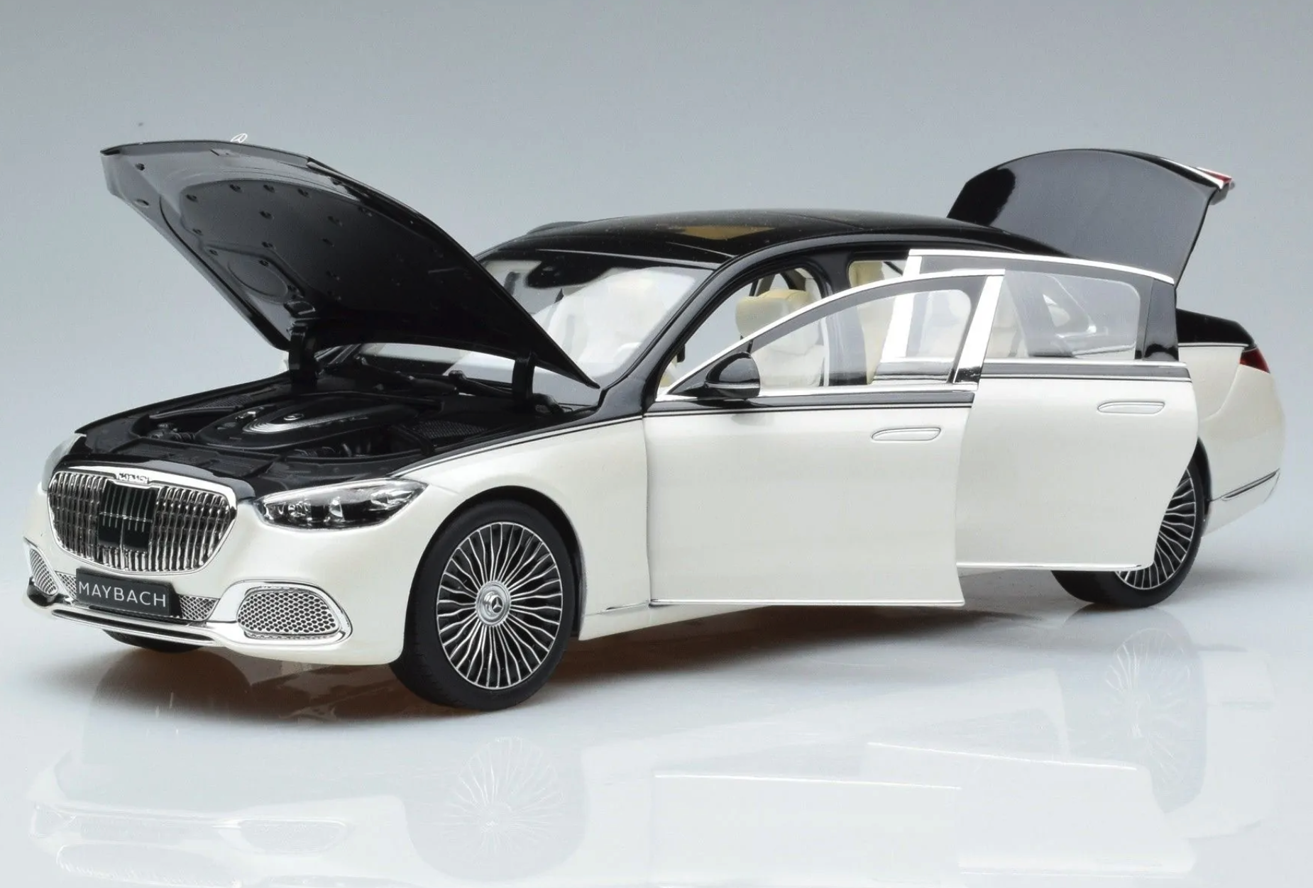 ᐉ Модель автомобиля 1:18 Mercedes-Benz Maybach S680 Z223 2021