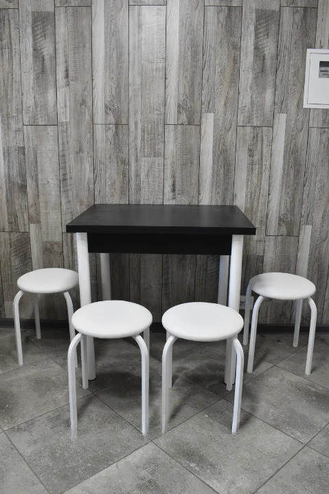 Кухонний комплект Оскар стіл розкладний/табурети 4 шт. Стандарт 60х80/80х120х75 см Чорний/Білий (28375080)
