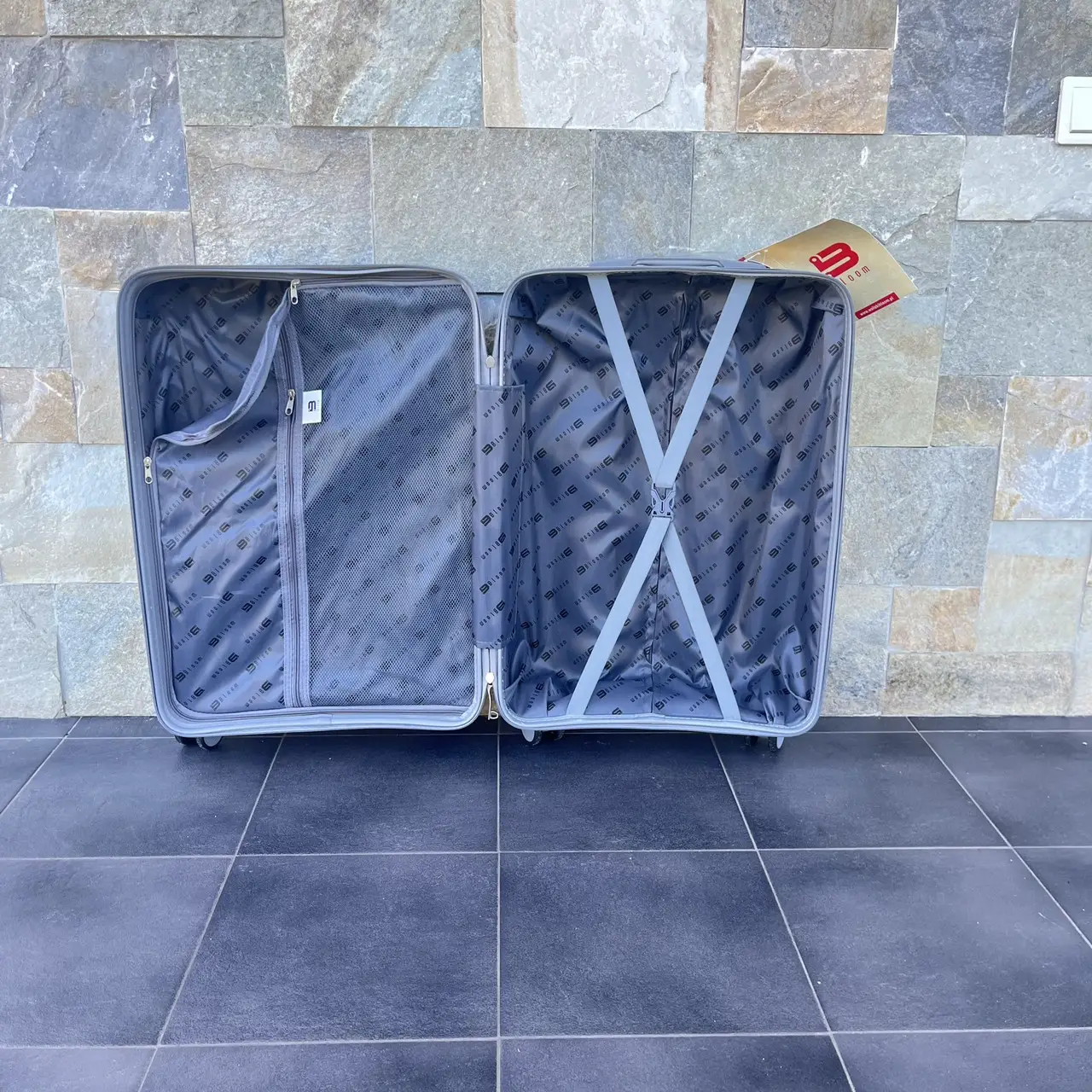 Валіза дорожня з поліпропілену Bloom 1706 середній М 63 л Фіолетовий - фото 4 Валіза дорожня з поліпропілену Bloom 1706 середній М 63 л Фіолетовий - фото 4