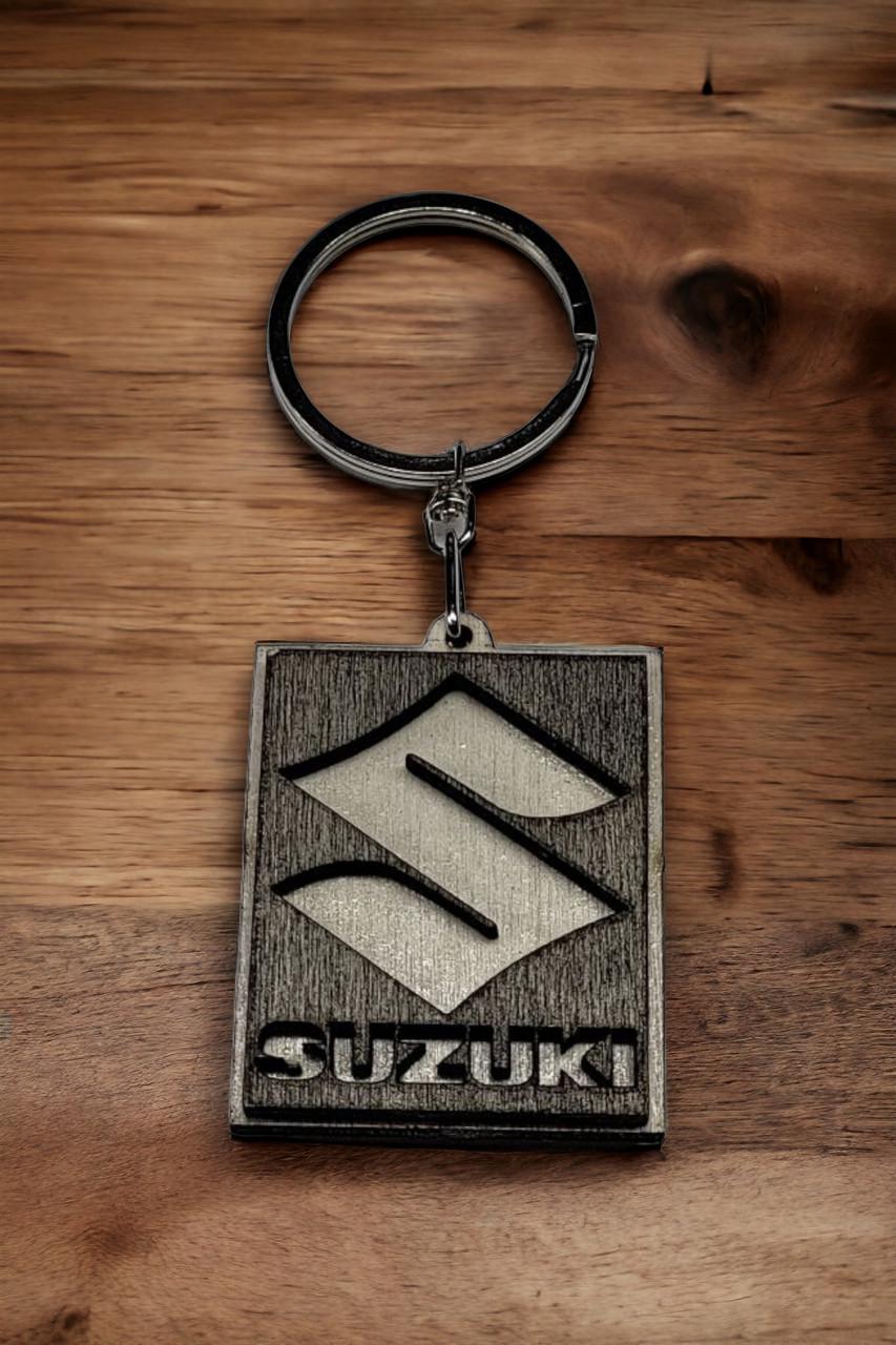 Брелок для автомобиля из дерева Suzuki (2048217511) Брелок для автомобиля из дерева Suzuki (2048217511)