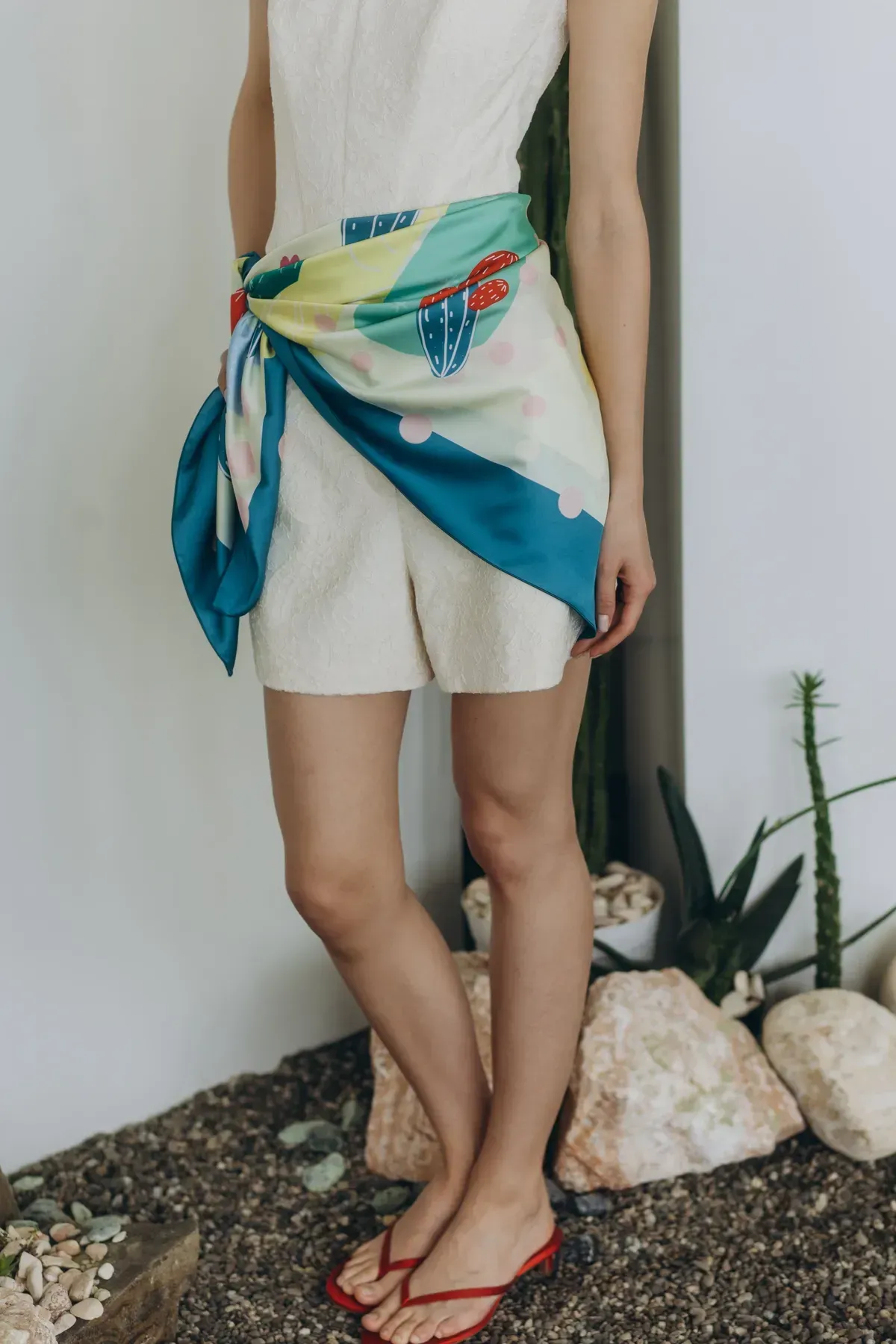 Платок Кактус шелковый односторонняя печать 55х55 см Разноцветный (27581347) - фото 3 Платок Кактус шелковый односторонняя печать 55х55 см Разноцветный (27581347) - фото 3