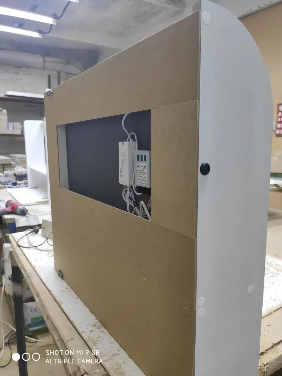 Зеркальный шкаф ШК14 с LED подсветкой с сенсором 600х700х160 мм - фото 3