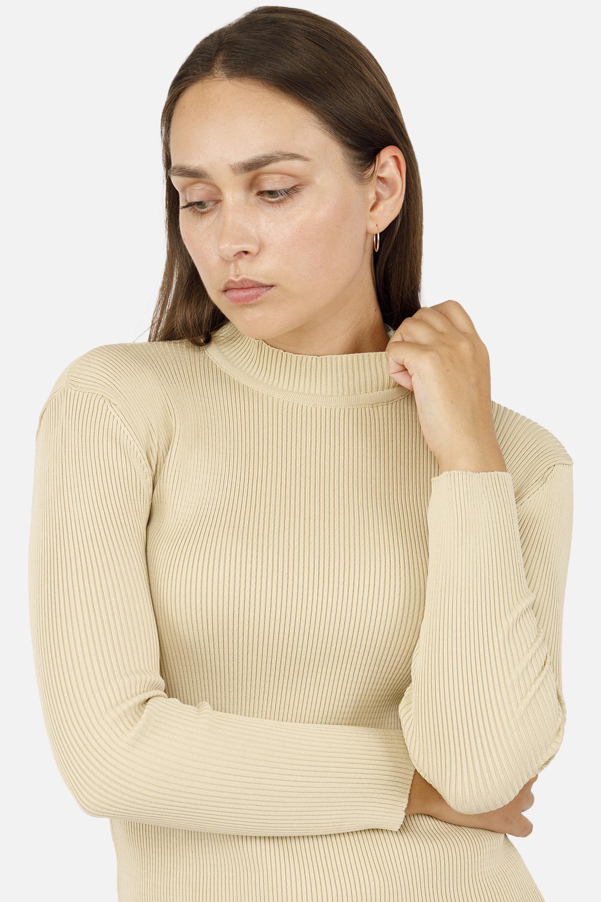 Гольф жіночий з довгим рукавом р. 44 Бежевий (SKT001008406) - фото 3 Гольф жіночий з довгим рукавом р. 44 Бежевий (SKT001008406) - фото 3