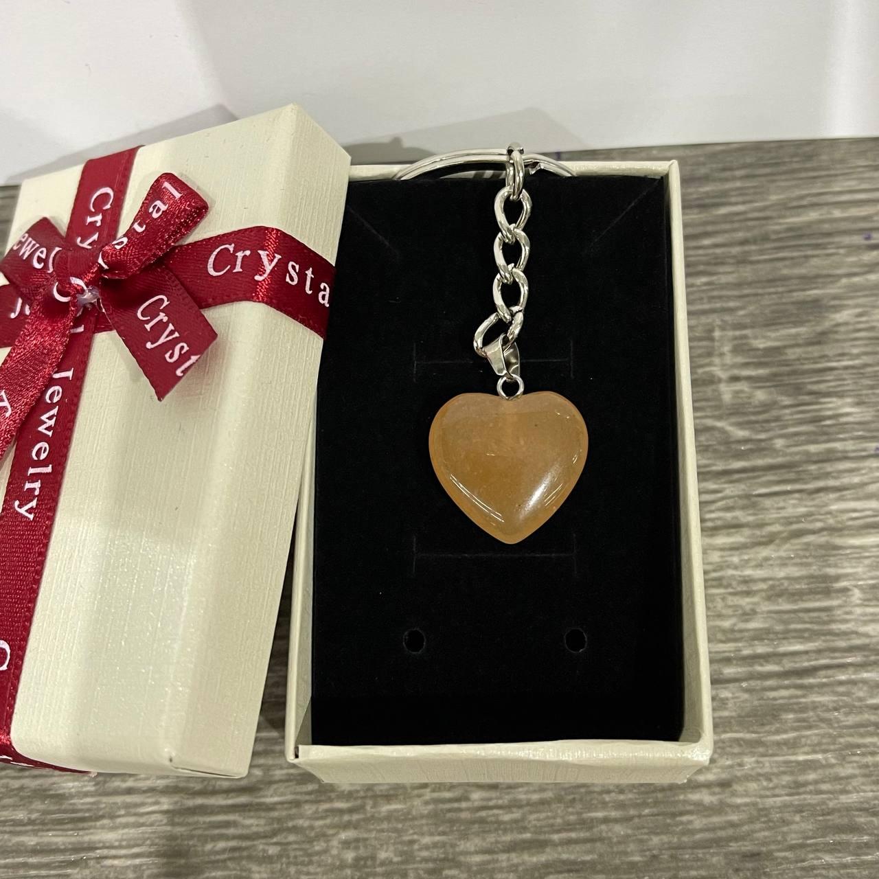 Кулон с натуральным камнем сердолик оранжевый в форме сердца 19 мм на брелке для ключей (2055899145)