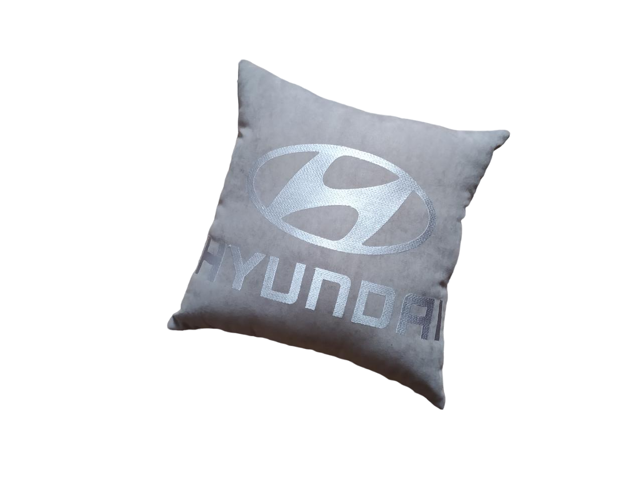 Подушка в автомобиль с вышивкой логотипа марки Hyunday (00184) - фото 1 Подушка в автомобиль с вышивкой логотипа марки Hyunday (00184) - фото 1