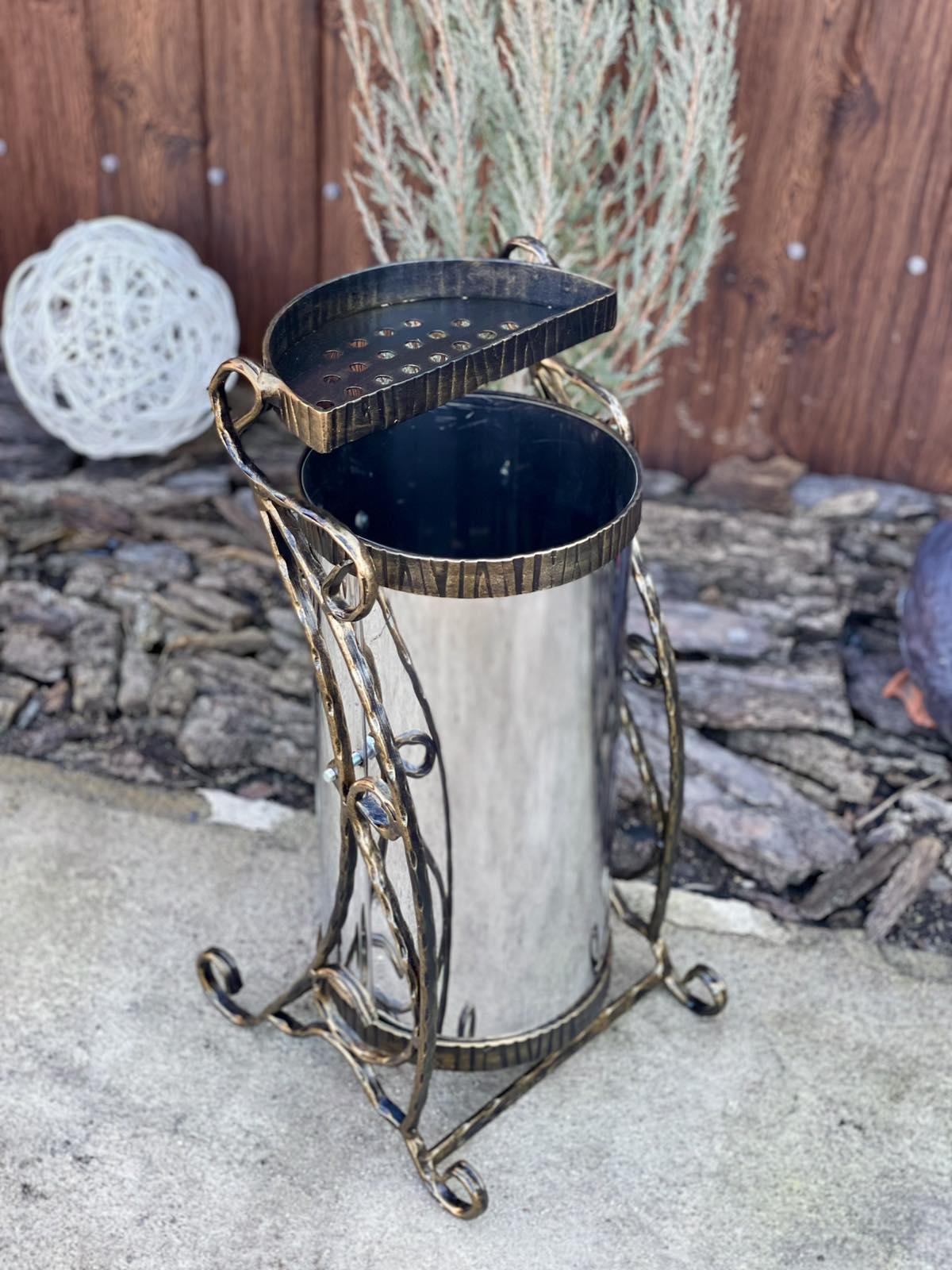 Урна-пепельница из нержавеющей стали (Vi_27) Урна-пепельница из нержавеющей стали (Vi_27)