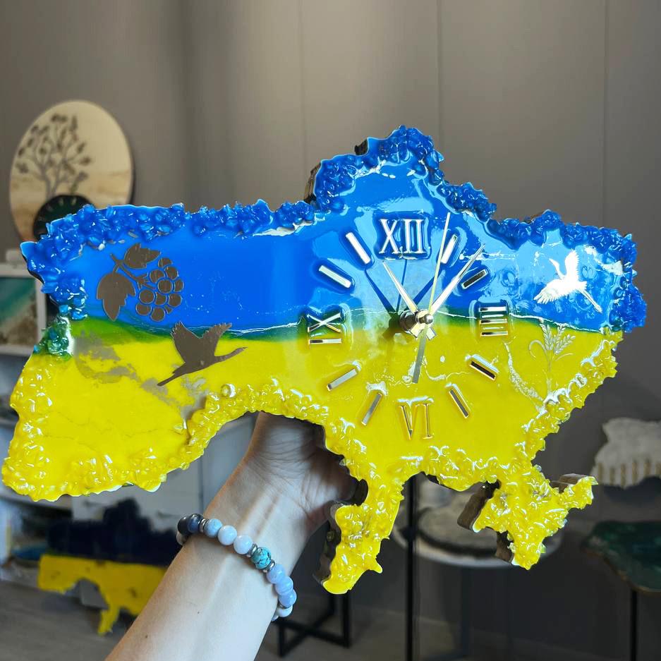 Годинник настінний з епоксидної смоли Карта України 70x45 см