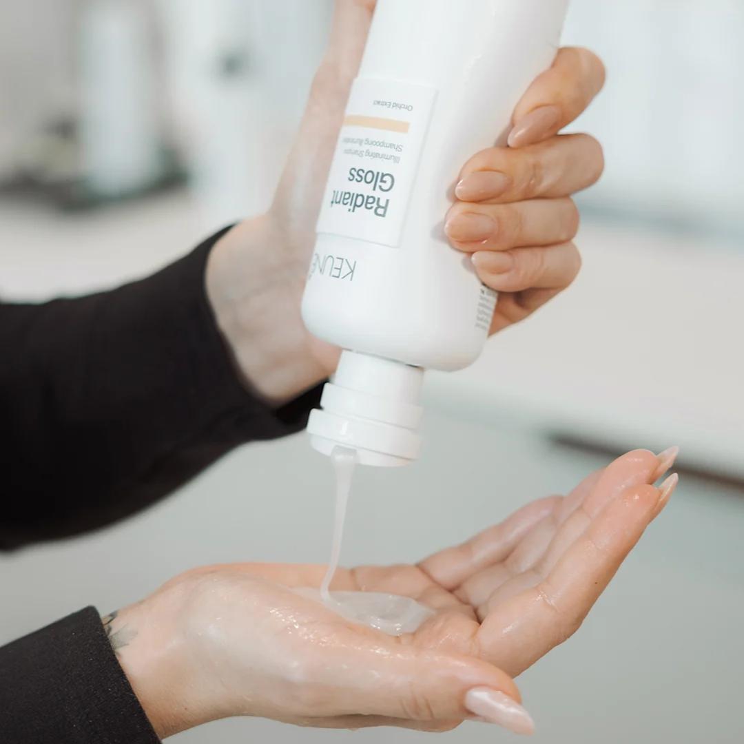 Шампунь для усиления блеска тусклых волос Keune Care Radiant Gloss Shampoo 300 мл - фото 2
