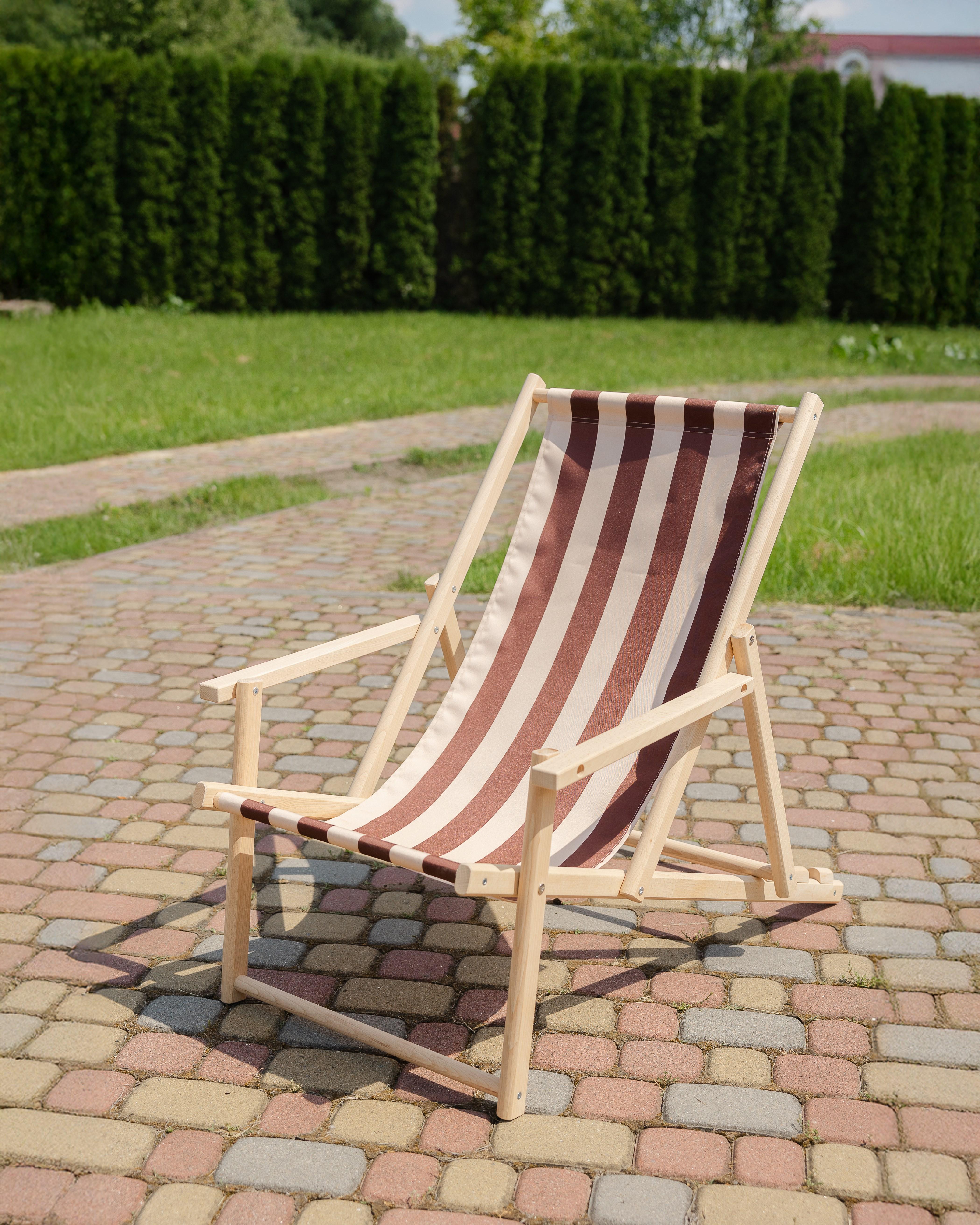 Шезлонг деревянный раскладной XRmaster с подлокотниками Коричнево-белый (0002240) - фото 1 Шезлонг деревянный раскладной XRmaster с подлокотниками Коричнево-белый (0002240) - фото 1