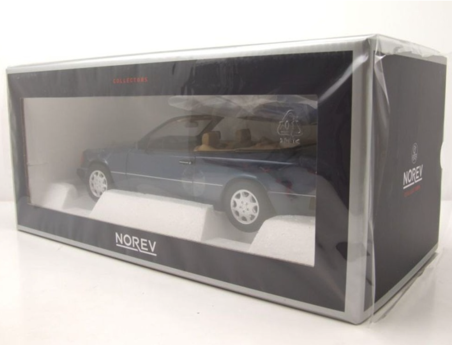 ᐉ Модель автомобіля Norev 1:18 Mercedes-Benz 300 CE-24 Cabriolet