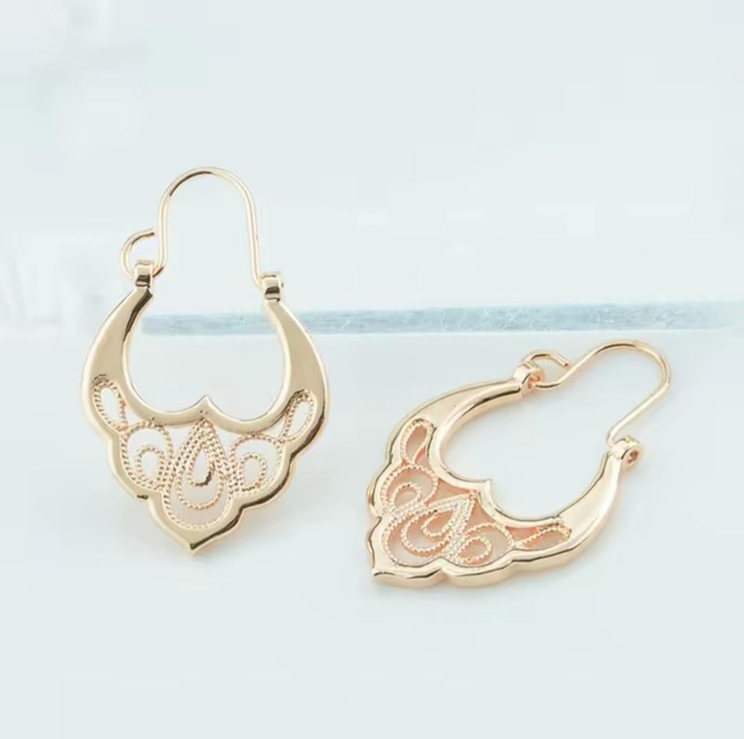 Серьги из медицинского золота с узорами (362552552)