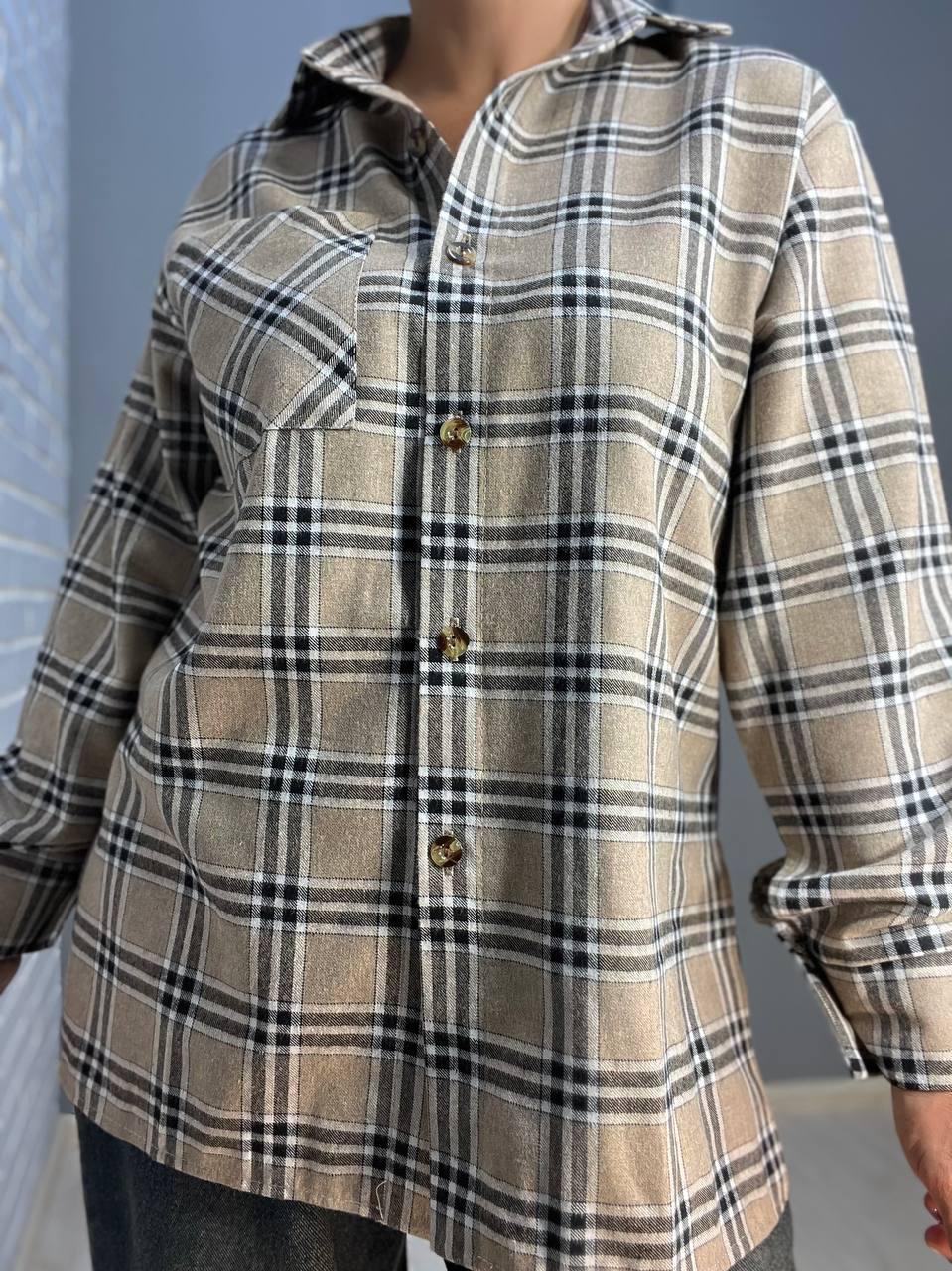 Сорочка жіноча Ariadna 8052 картата оверсайз розрізи по боках OS Бежевий (2610) - фото 2