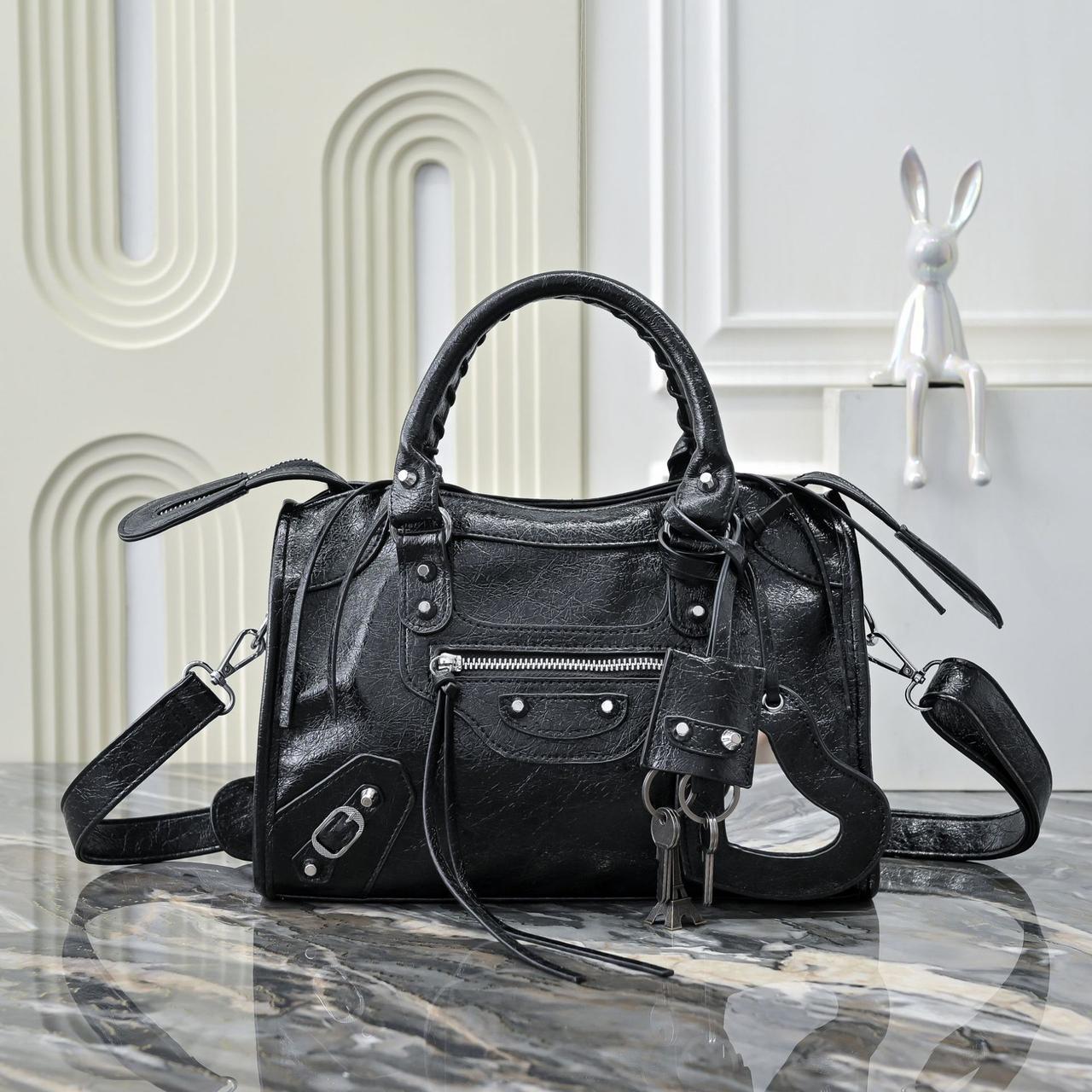 Женская сумка 10637 с зеркалом-сердцем Черный (29472128) Женская сумка 10637 с зеркалом-сердцем Черный (29472128)