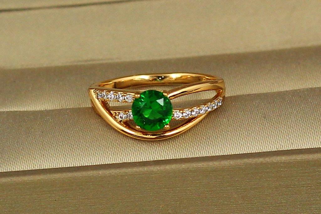 Каблучка Xuping Jewelry хвилі з зеленим каменем р. 18 Золотистий (1502748065)