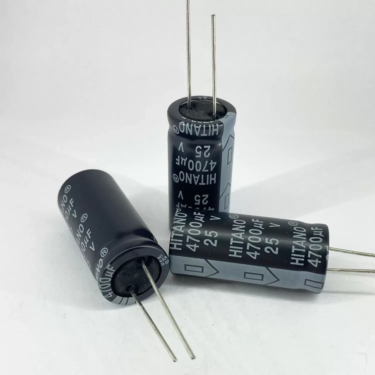 Електролітичні конденсатори HITANO 4700 мкф 25V 16X36 мм 105 °C (1965565206)